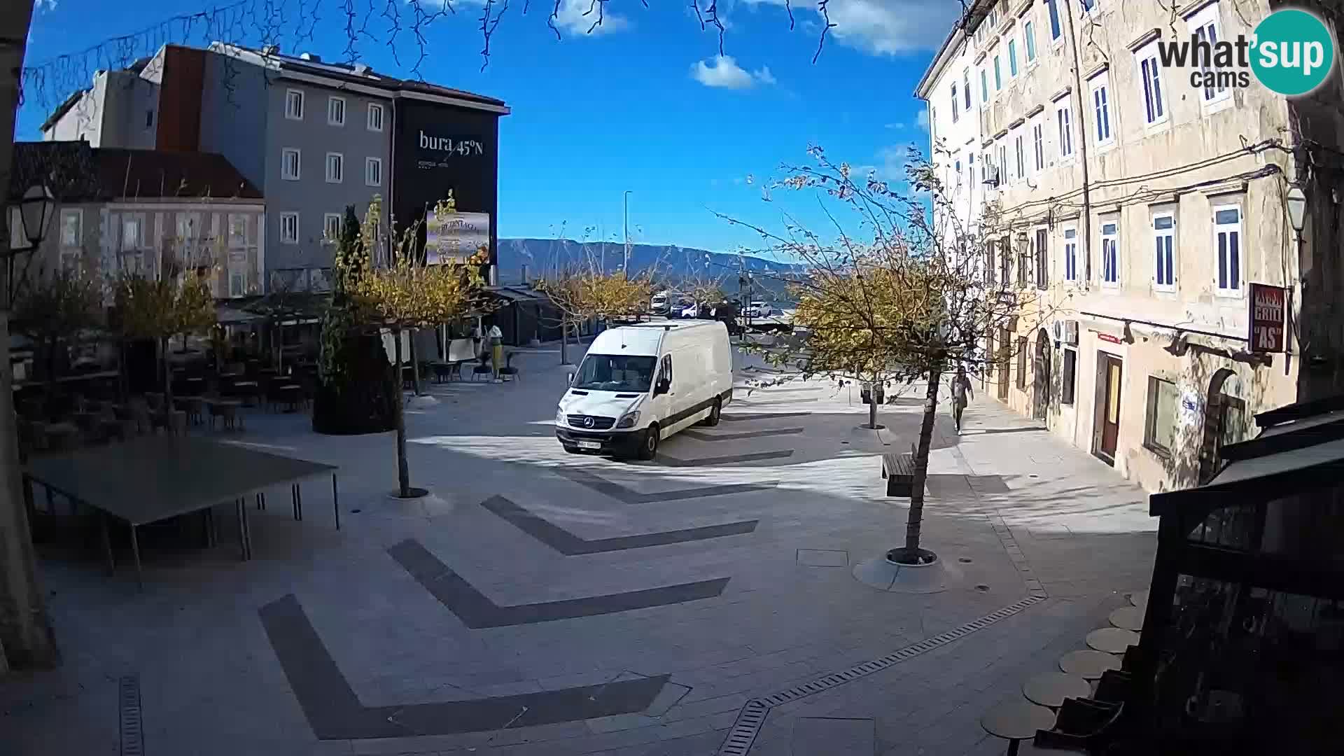 Zentrum der Stadt Senj – Pavlin platz – Live Cam Dalmatia