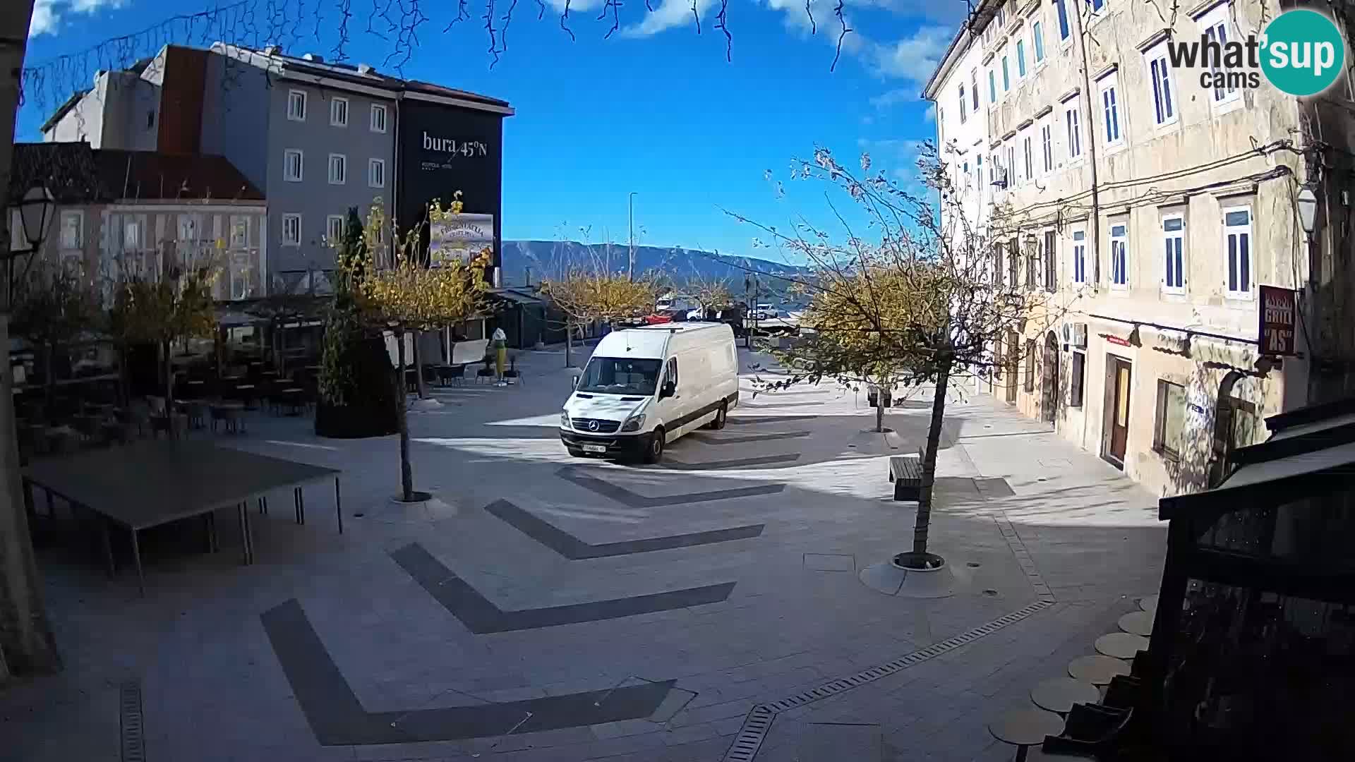 Zentrum der Stadt Senj – Pavlin platz – Live Cam Dalmatia