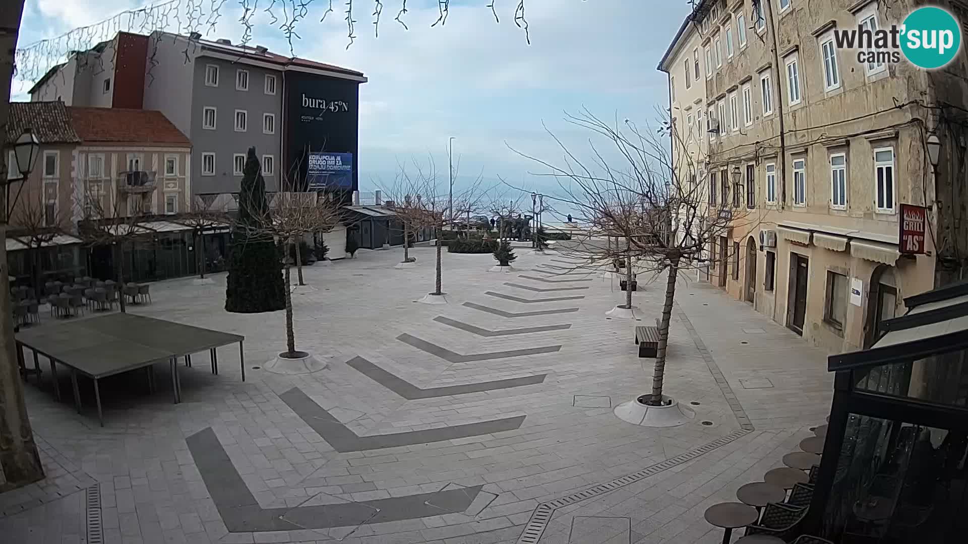 Centro de la ciudad de Senj – plaza Pavlin – Live Cam Dalmacia