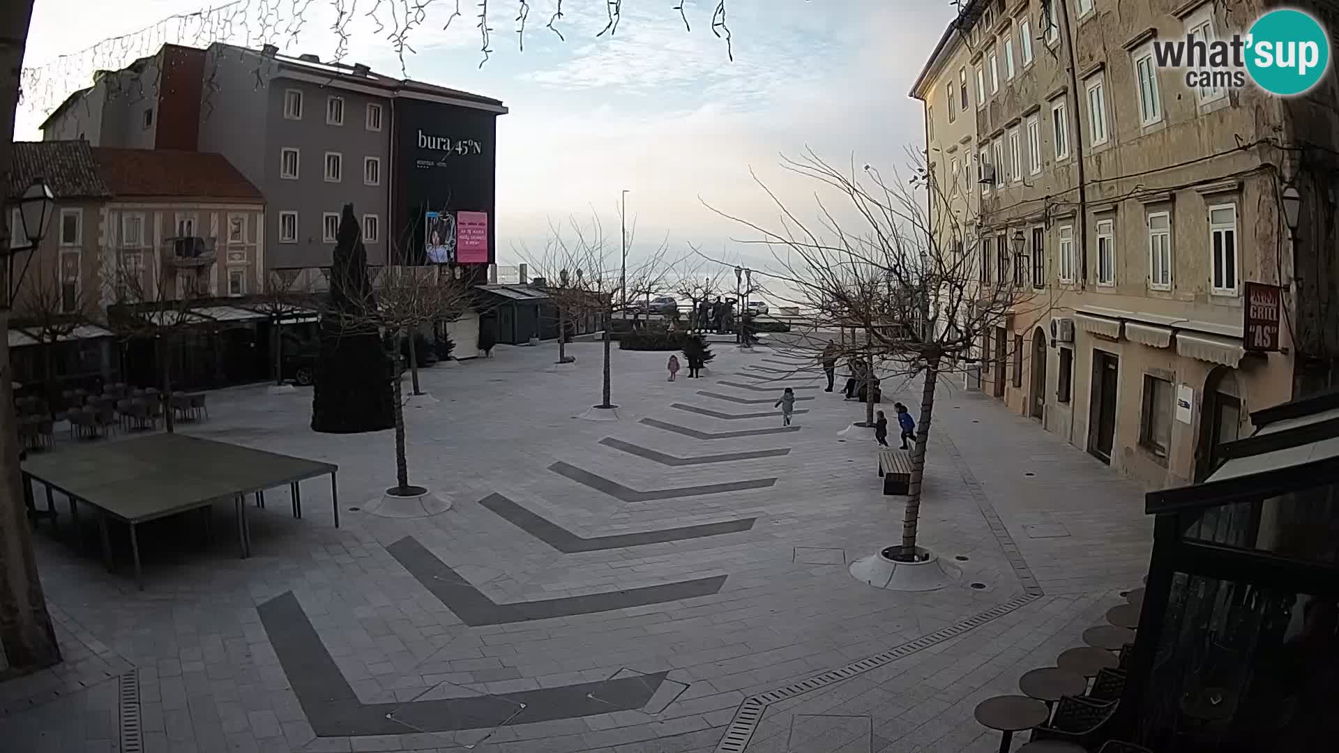 Zentrum der Stadt Senj – Pavlin platz – Live Cam Dalmatia