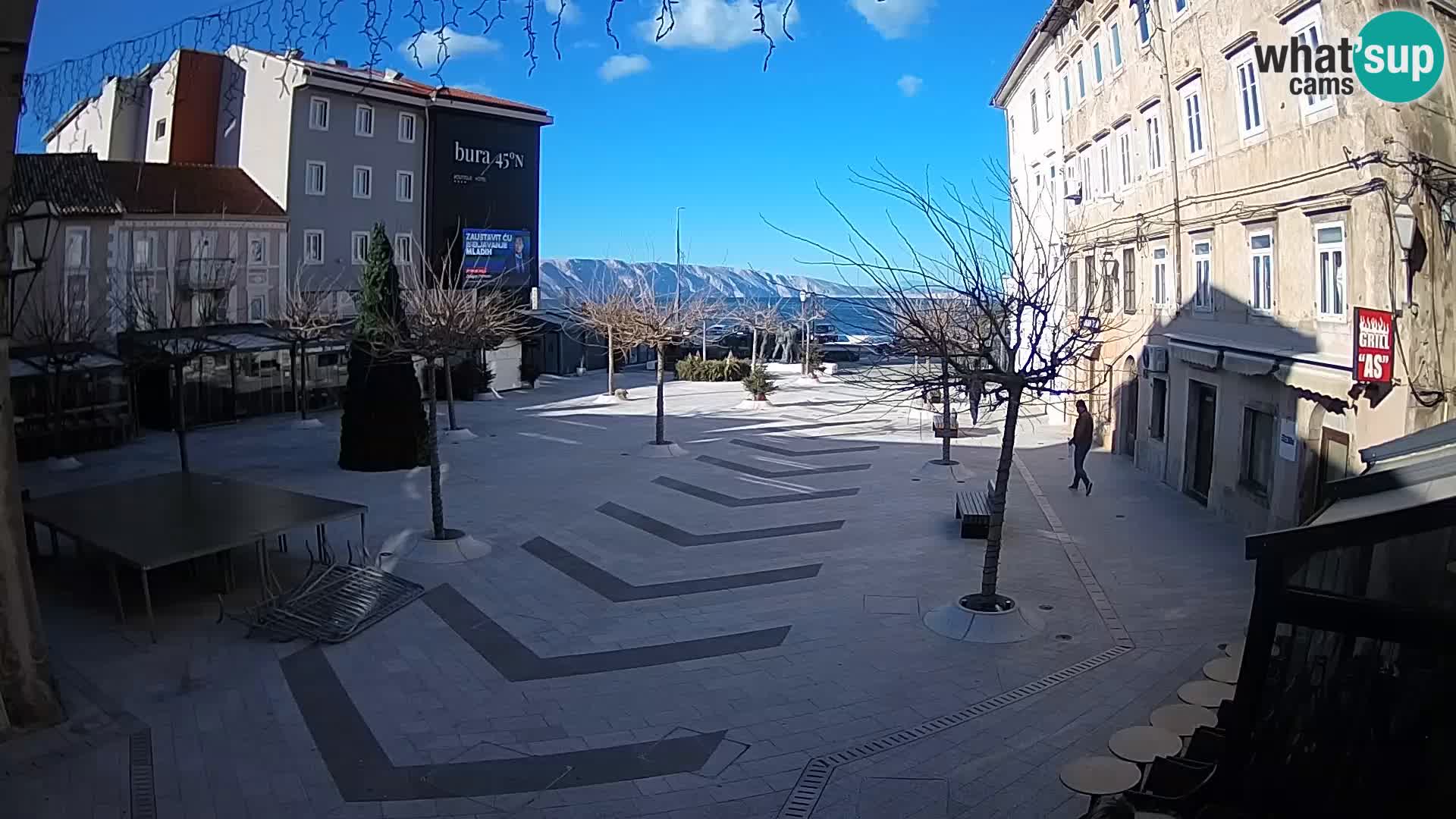 Zentrum der Stadt Senj – Pavlin platz – Live Cam Dalmatia