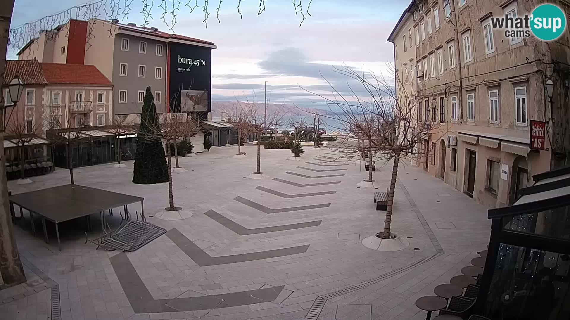 Zentrum der Stadt Senj – Pavlin platz – Live Cam Dalmatia