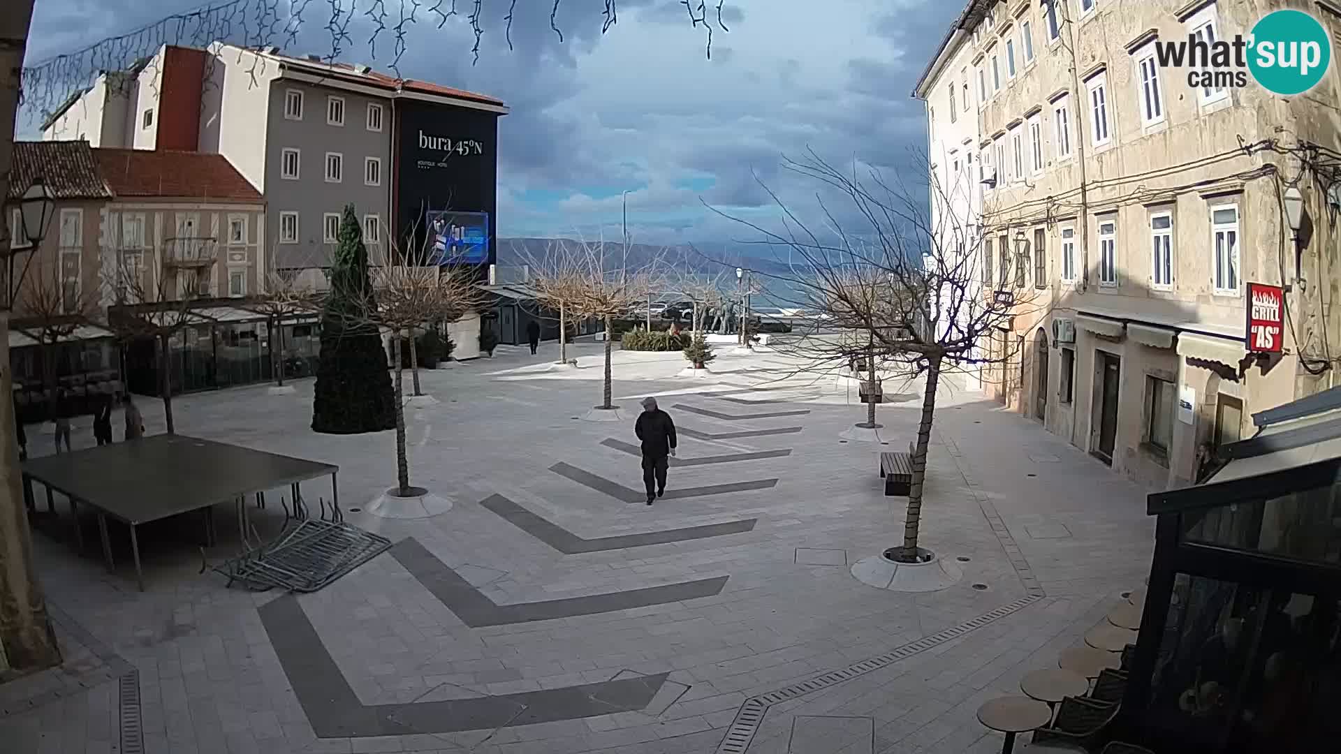 Zentrum der Stadt Senj – Pavlin platz – Live Cam Dalmatia