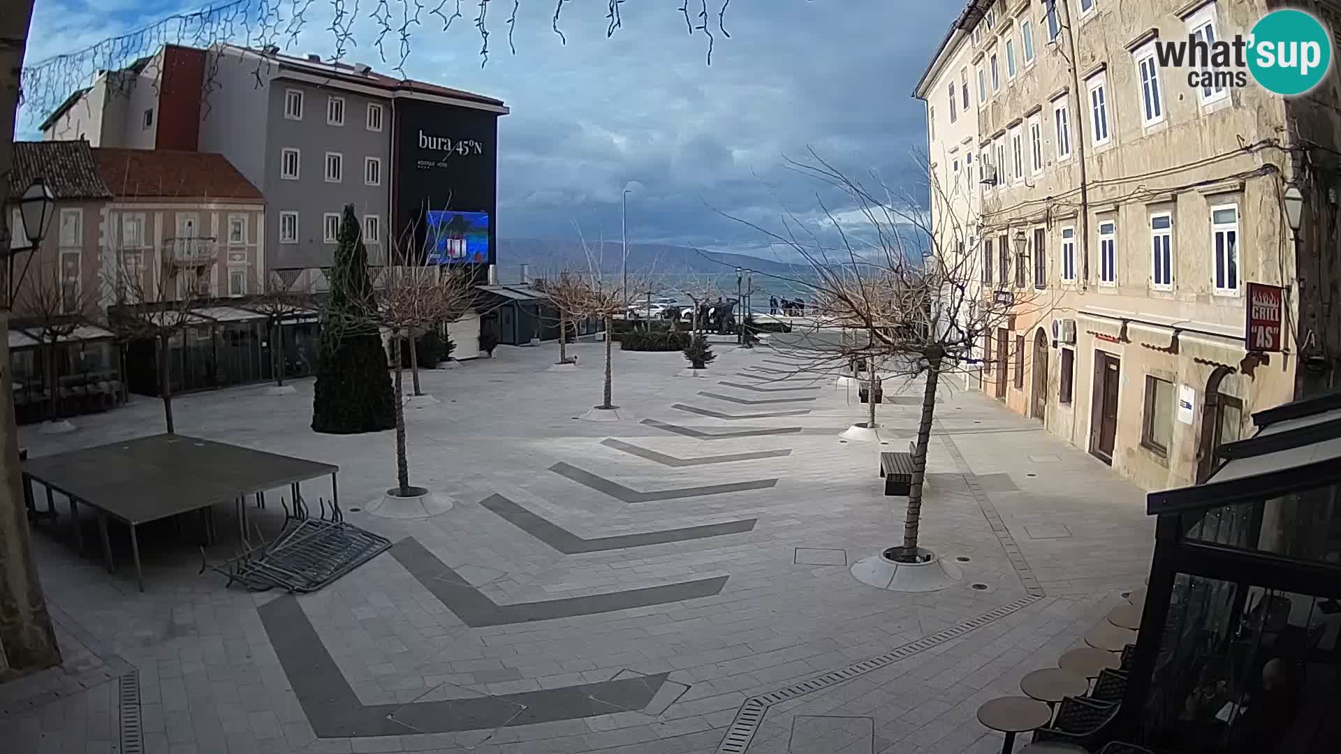 Center mesta Senj – Pavlinski trg – spletne kamere Dalmacija