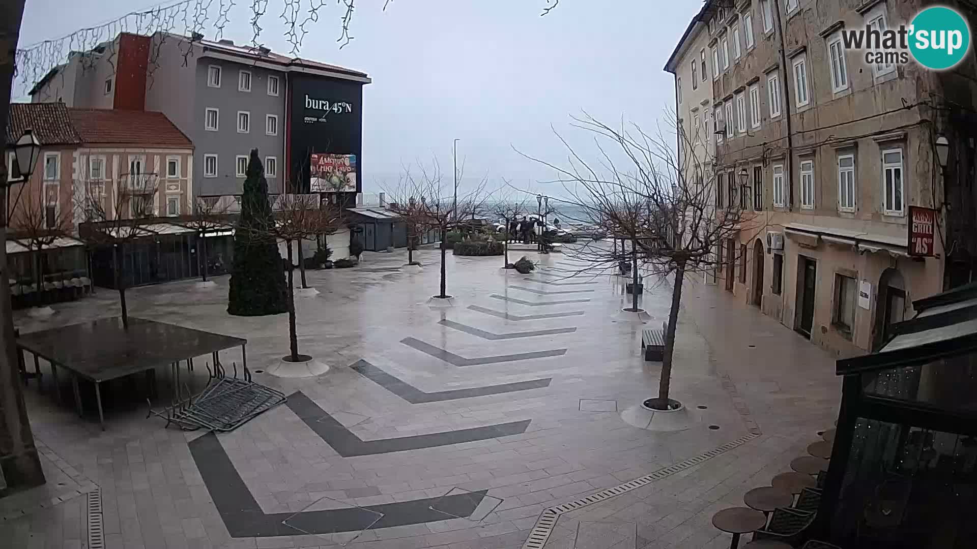 Zentrum der Stadt Senj – Pavlin platz – Live Cam Dalmatia