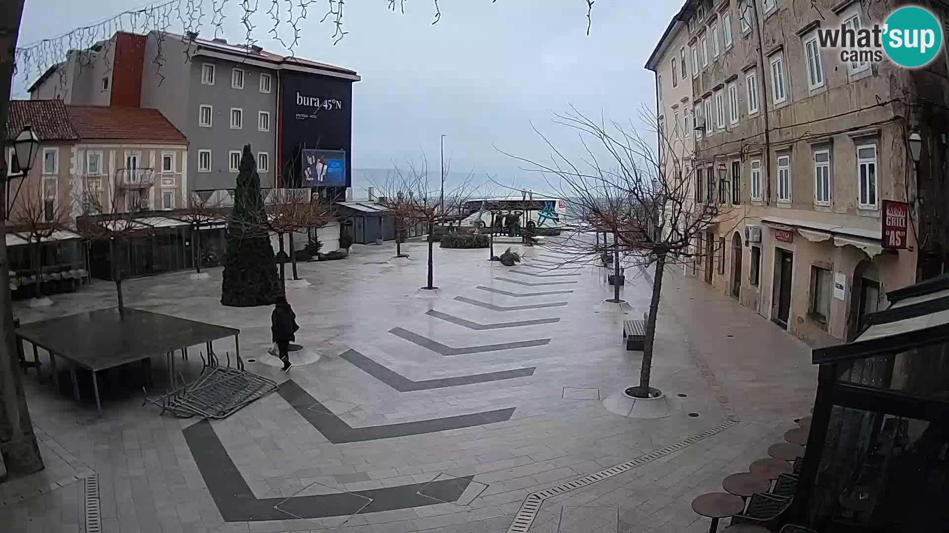 Center mesta Senj – Pavlinski trg – spletne kamere Dalmacija