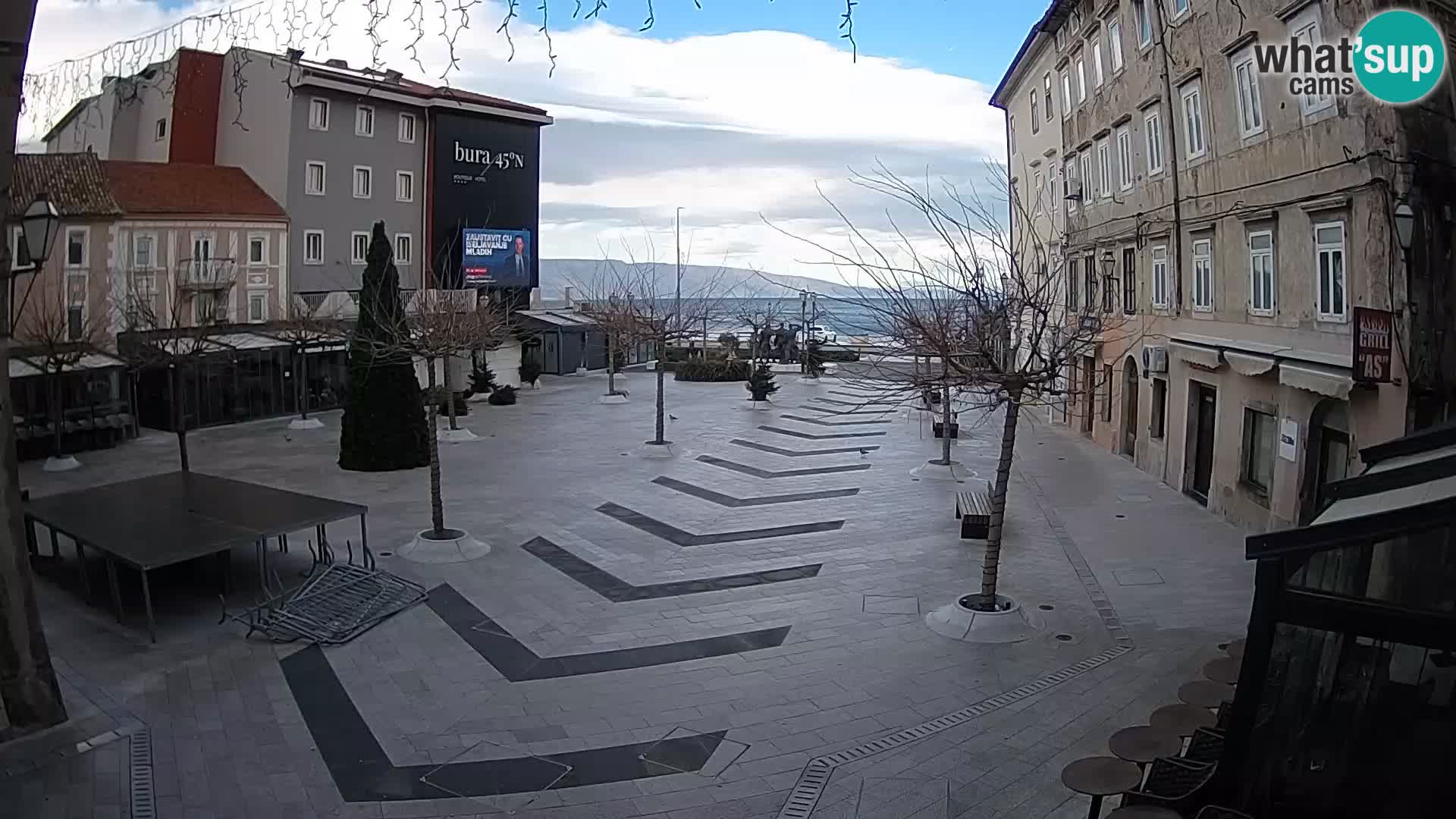 Zentrum der Stadt Senj – Pavlin platz – Live Cam Dalmatia