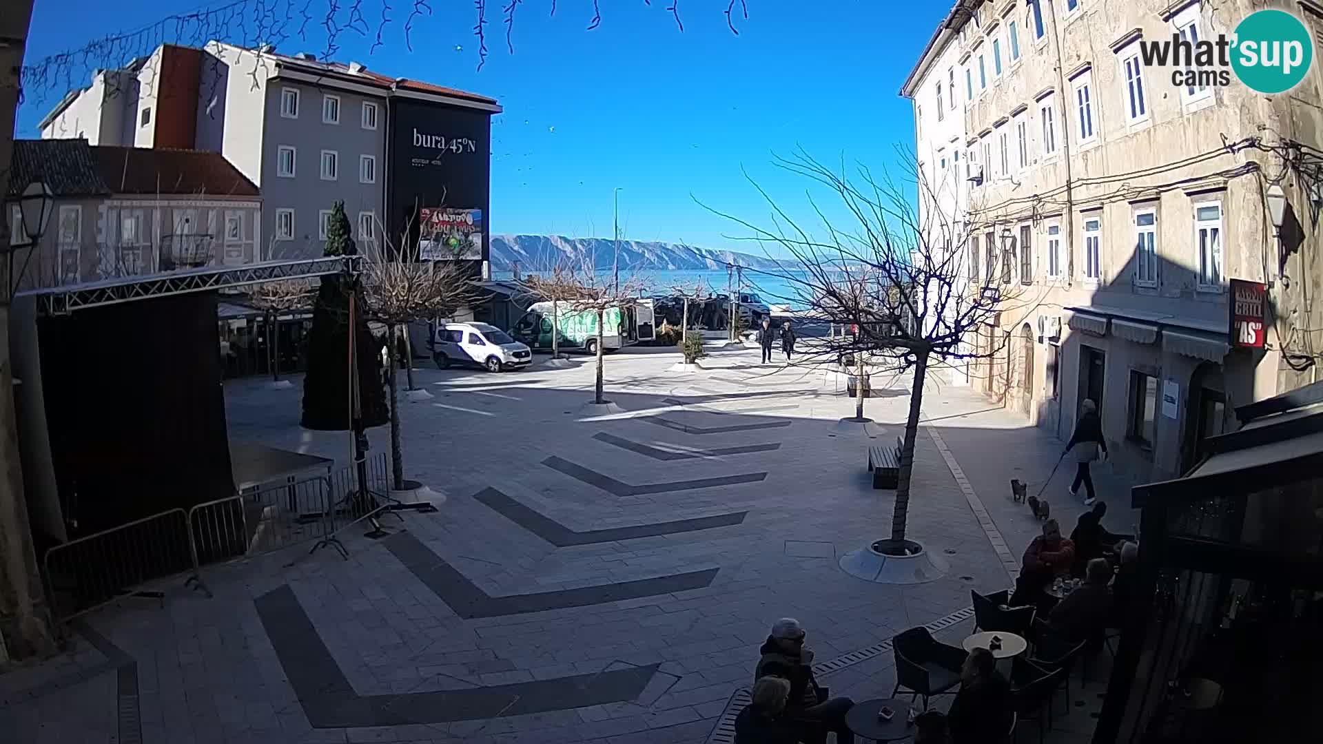 Zentrum der Stadt Senj – Pavlin platz – Live Cam Dalmatia