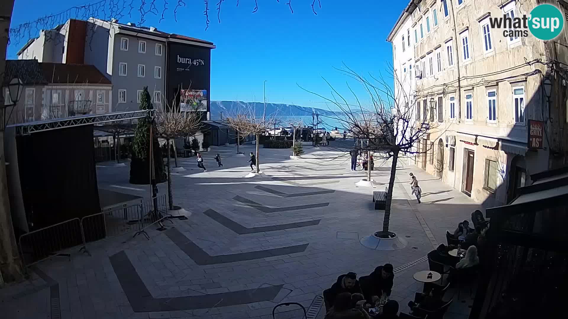 Zentrum der Stadt Senj – Pavlin platz – Live Cam Dalmatia