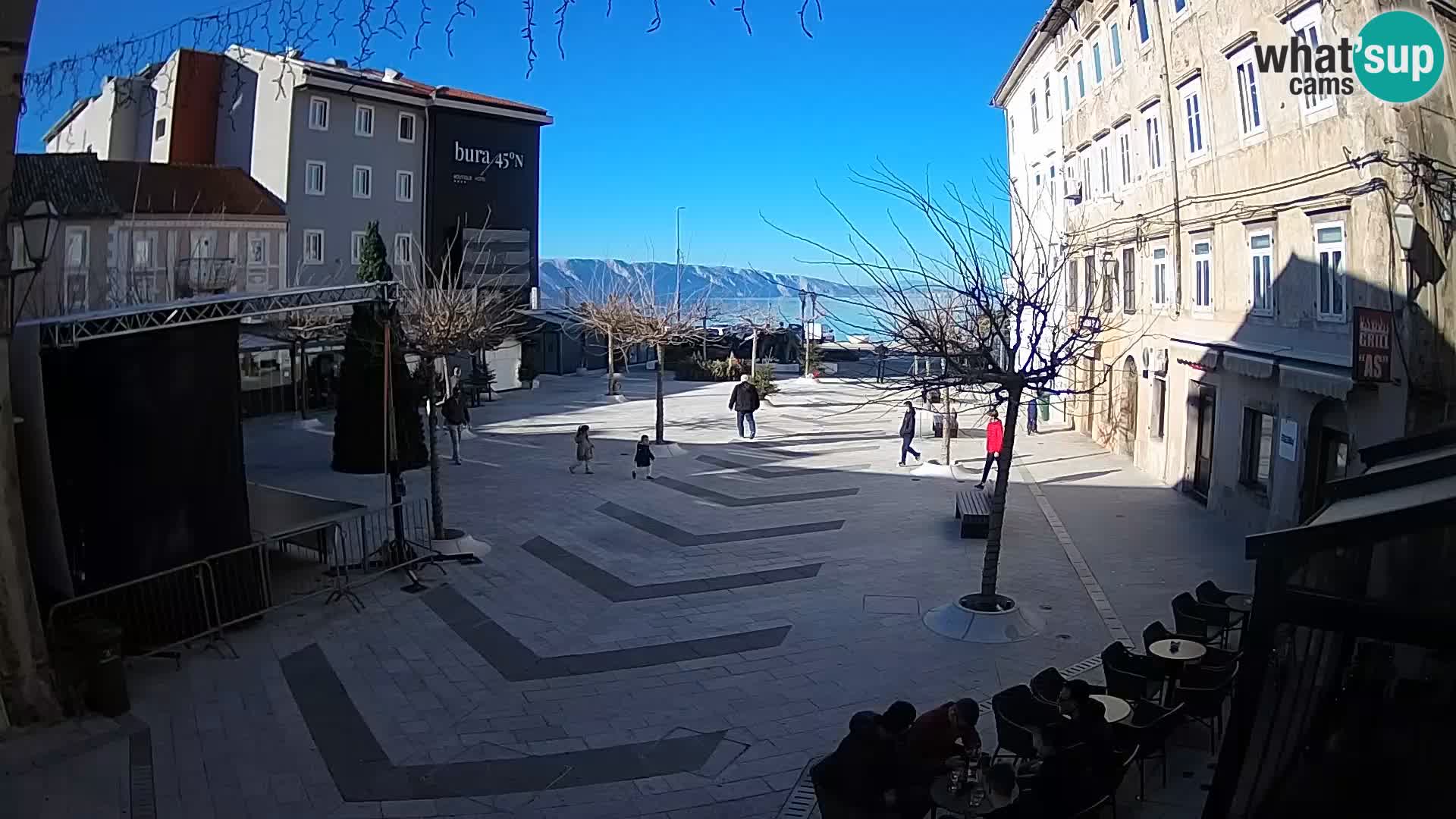 Zentrum der Stadt Senj – Pavlin platz – Live Cam Dalmatia