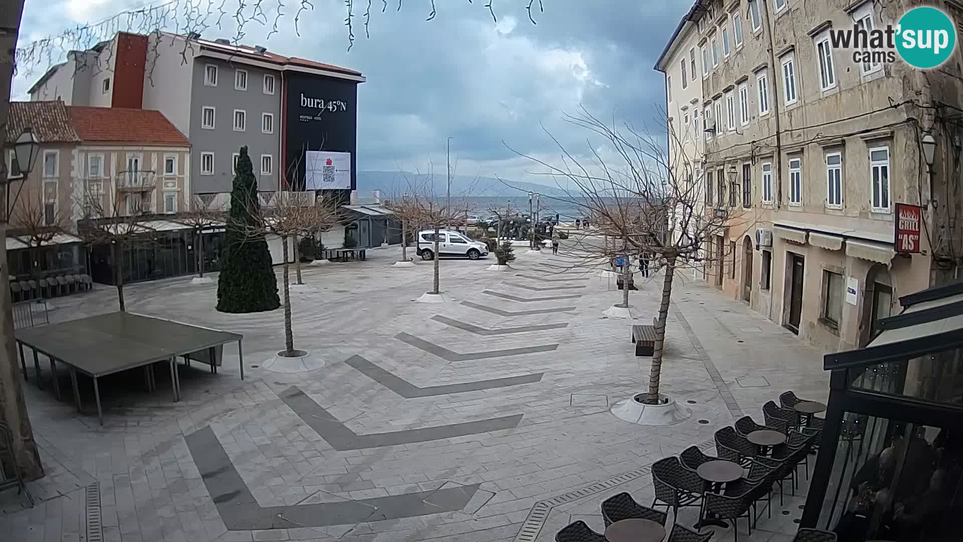 Center mesta Senj – Pavlinski trg – spletne kamere Dalmacija