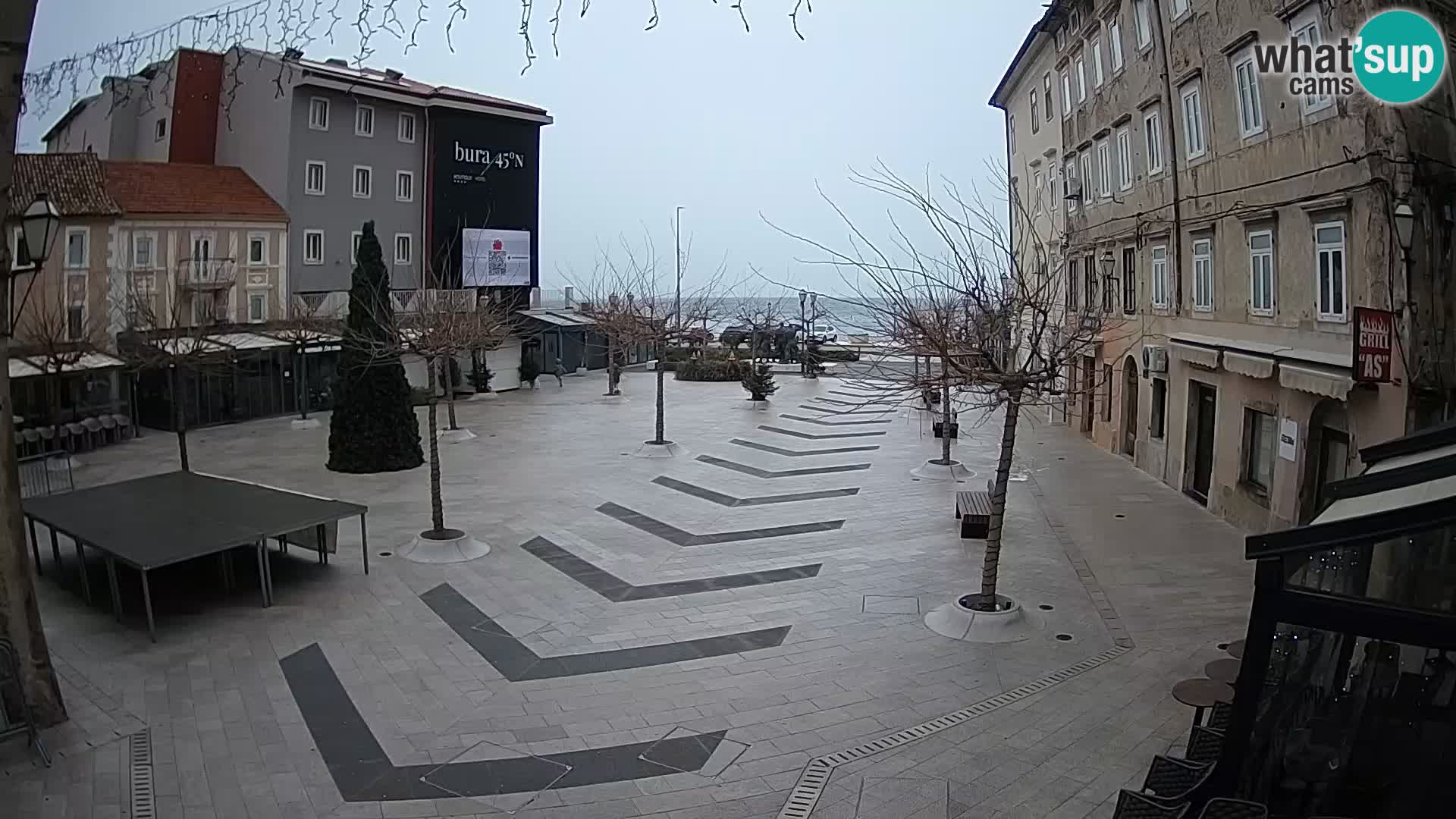 Zentrum der Stadt Senj – Pavlin platz – Live Cam Dalmatia