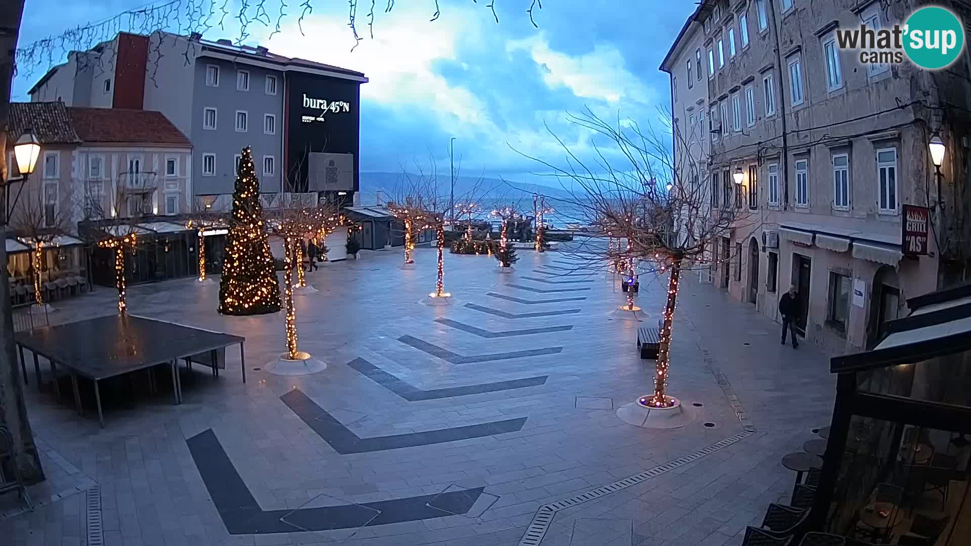 Center mesta Senj – Pavlinski trg – spletne kamere Dalmacija