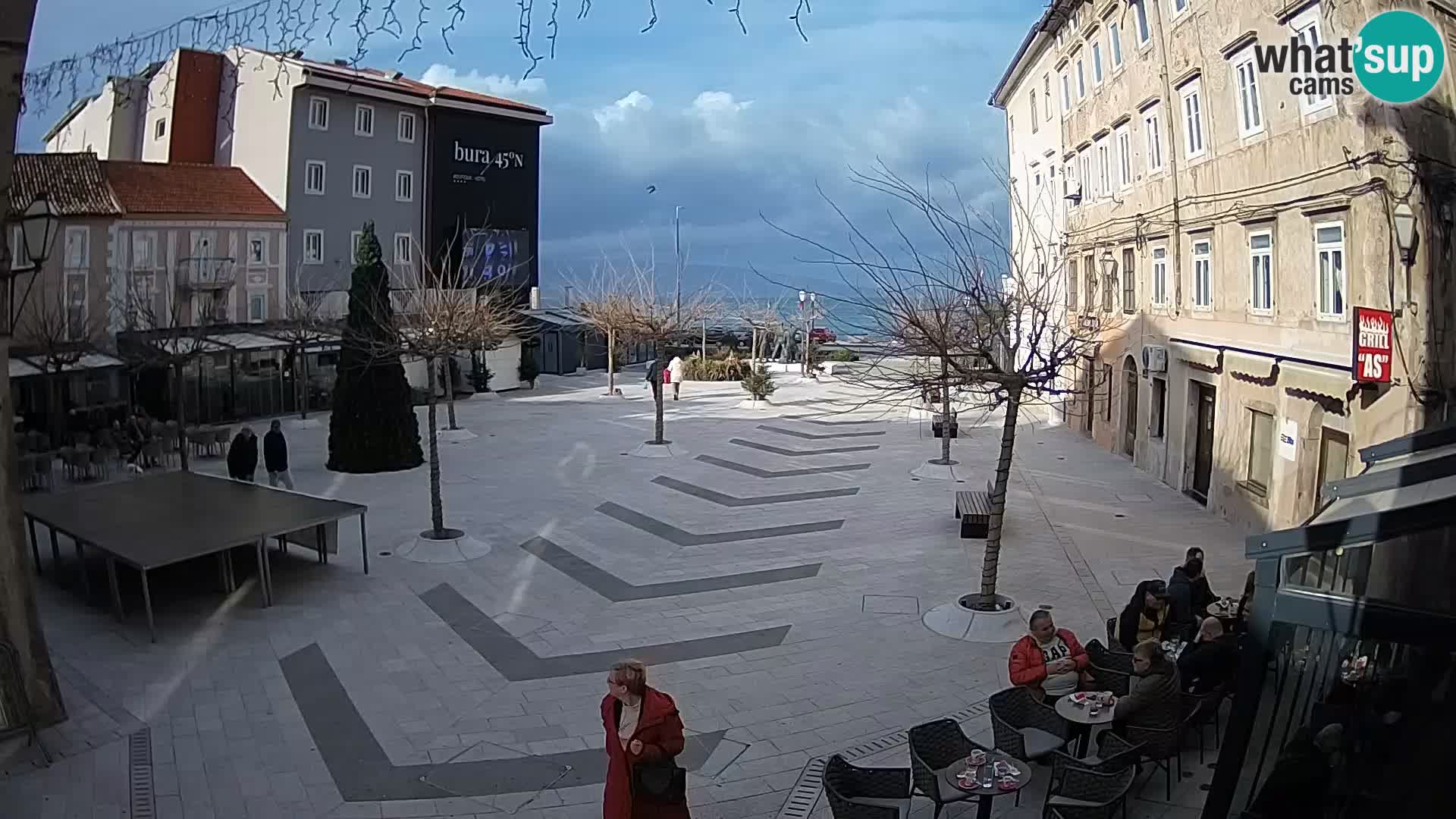 Center mesta Senj – Pavlinski trg – spletne kamere Dalmacija