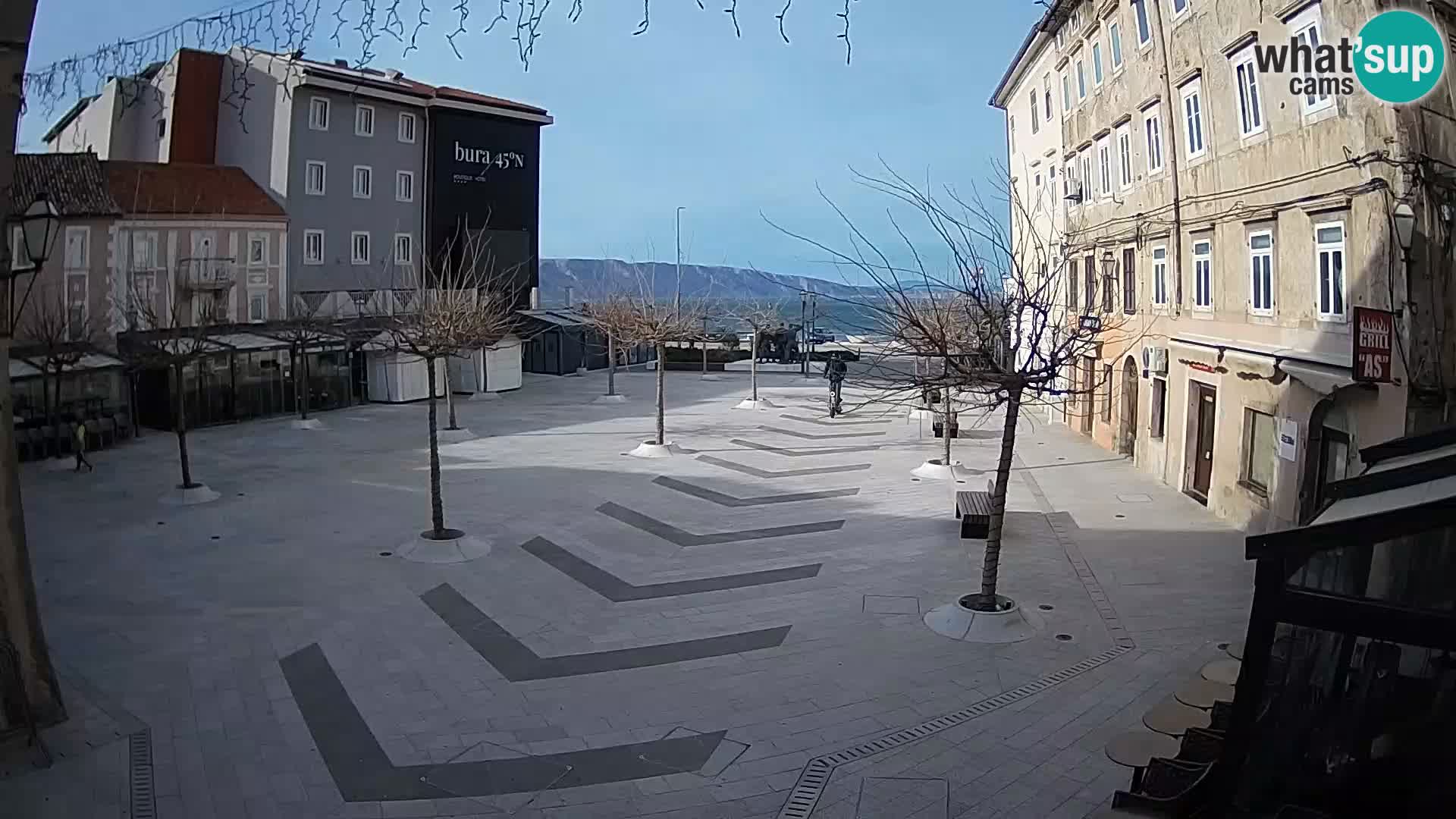 Zentrum der Stadt Senj – Pavlin platz – Live Cam Dalmatia