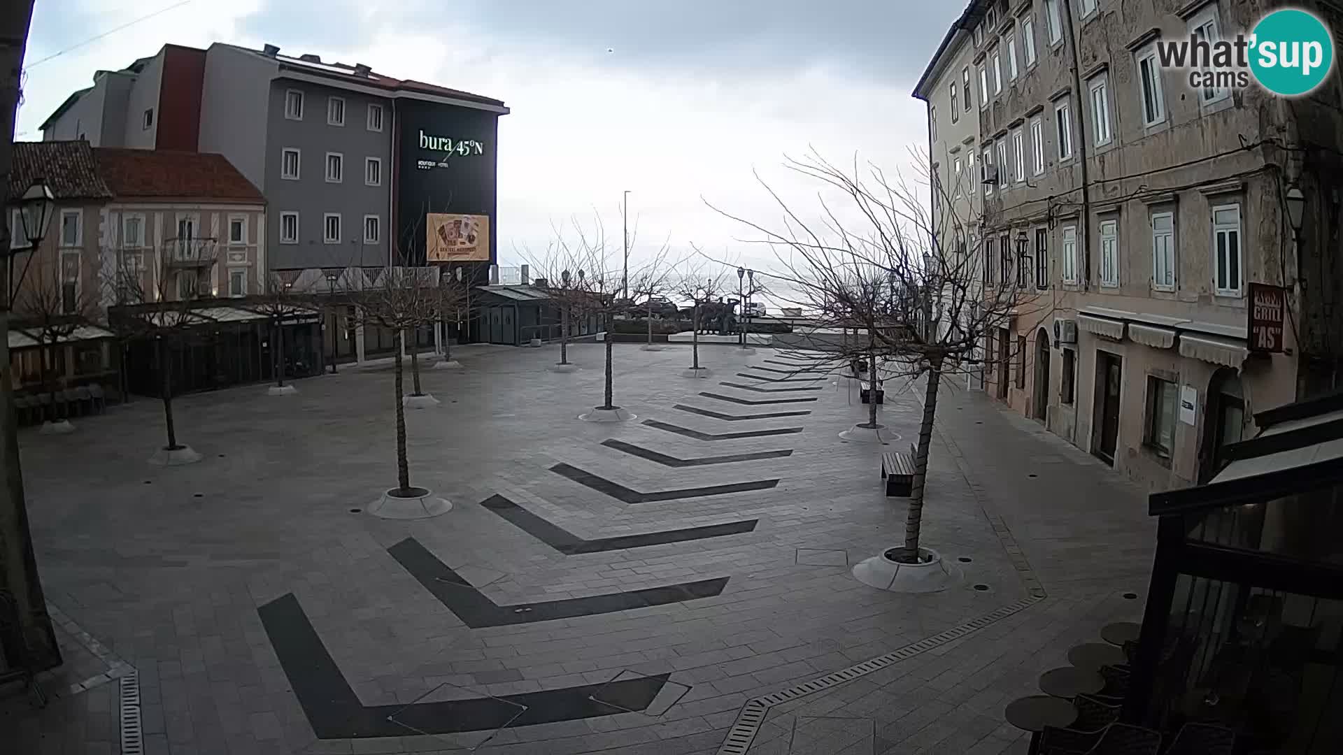 Centro de la ciudad de Senj – plaza Pavlin – Live Cam Dalmacia