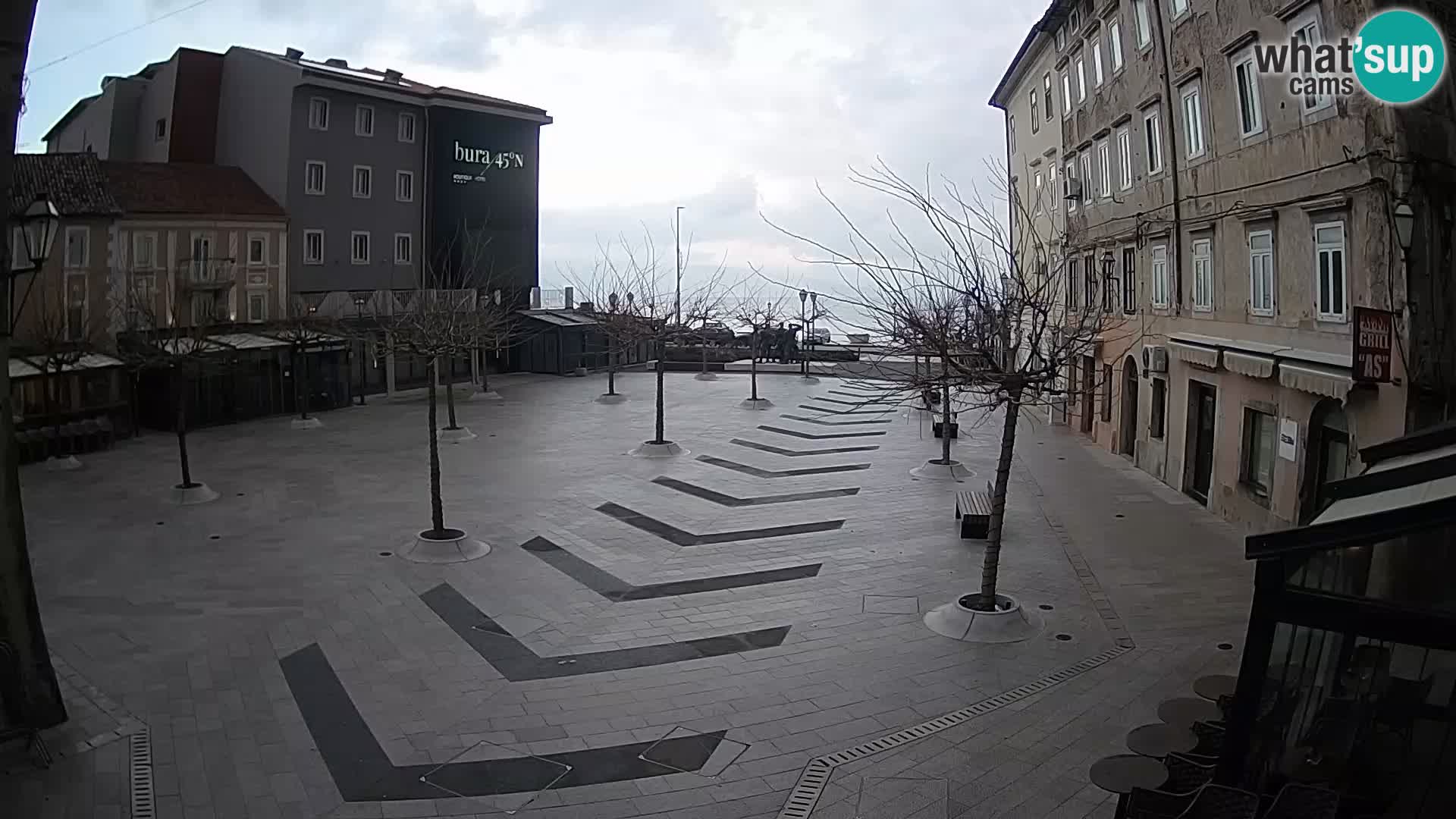 Centre de la ville de Senj – Place Pavlin – Live Cam Dalmatie