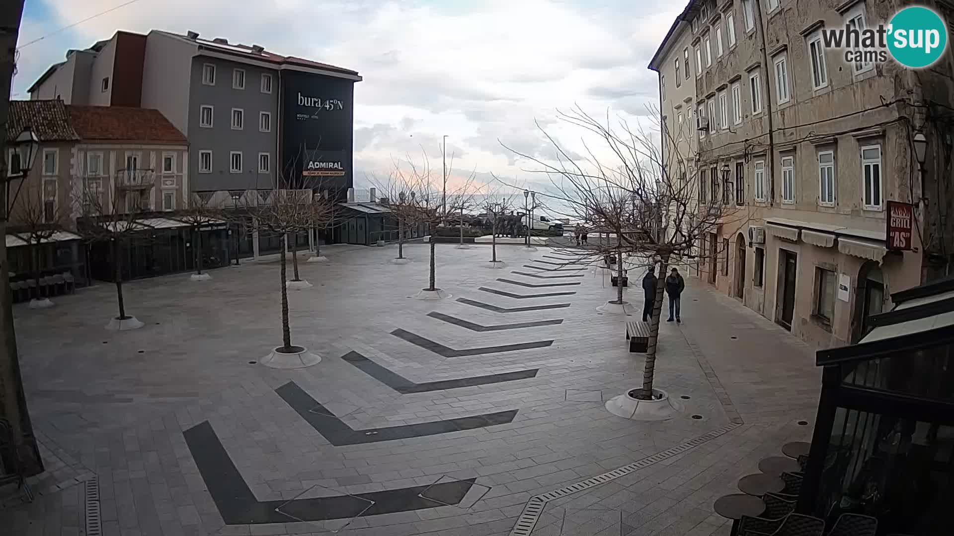 Zentrum der Stadt Senj – Pavlin platz – Live Cam Dalmatia