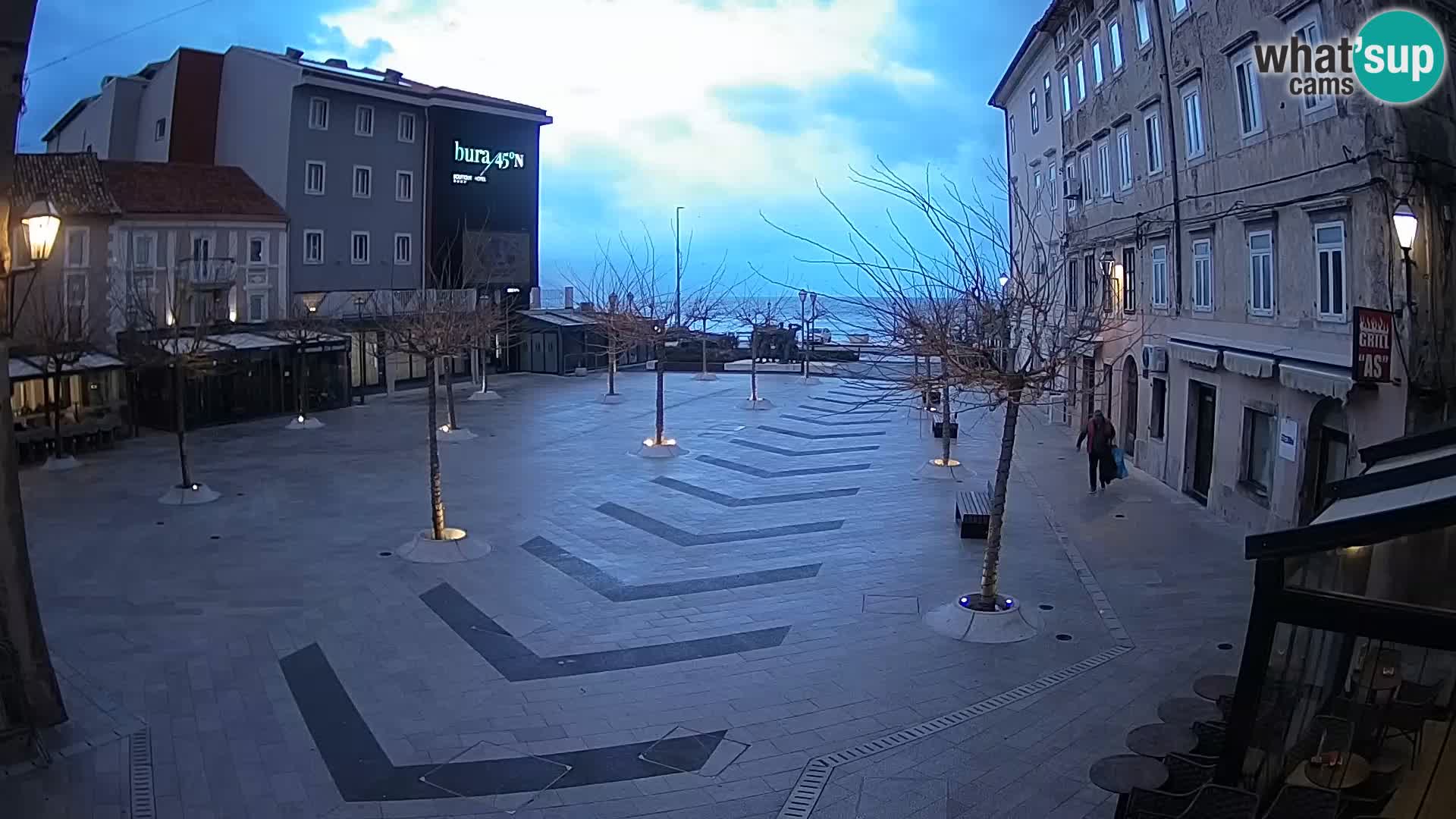 Zentrum der Stadt Senj – Pavlin platz – Live Cam Dalmatia