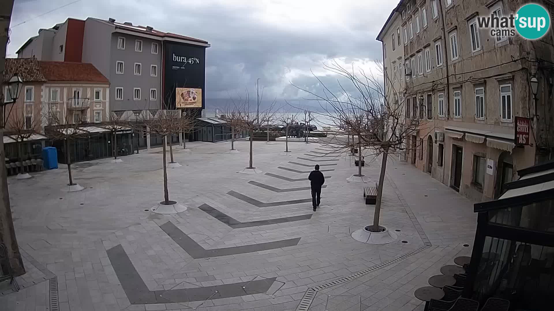 Zentrum der Stadt Senj – Pavlin platz – Live Cam Dalmatia