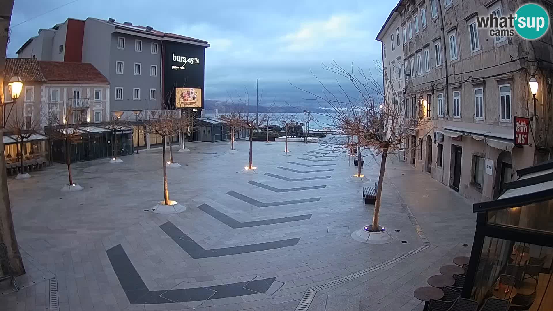 Center mesta Senj – Pavlinski trg – spletne kamere Dalmacija