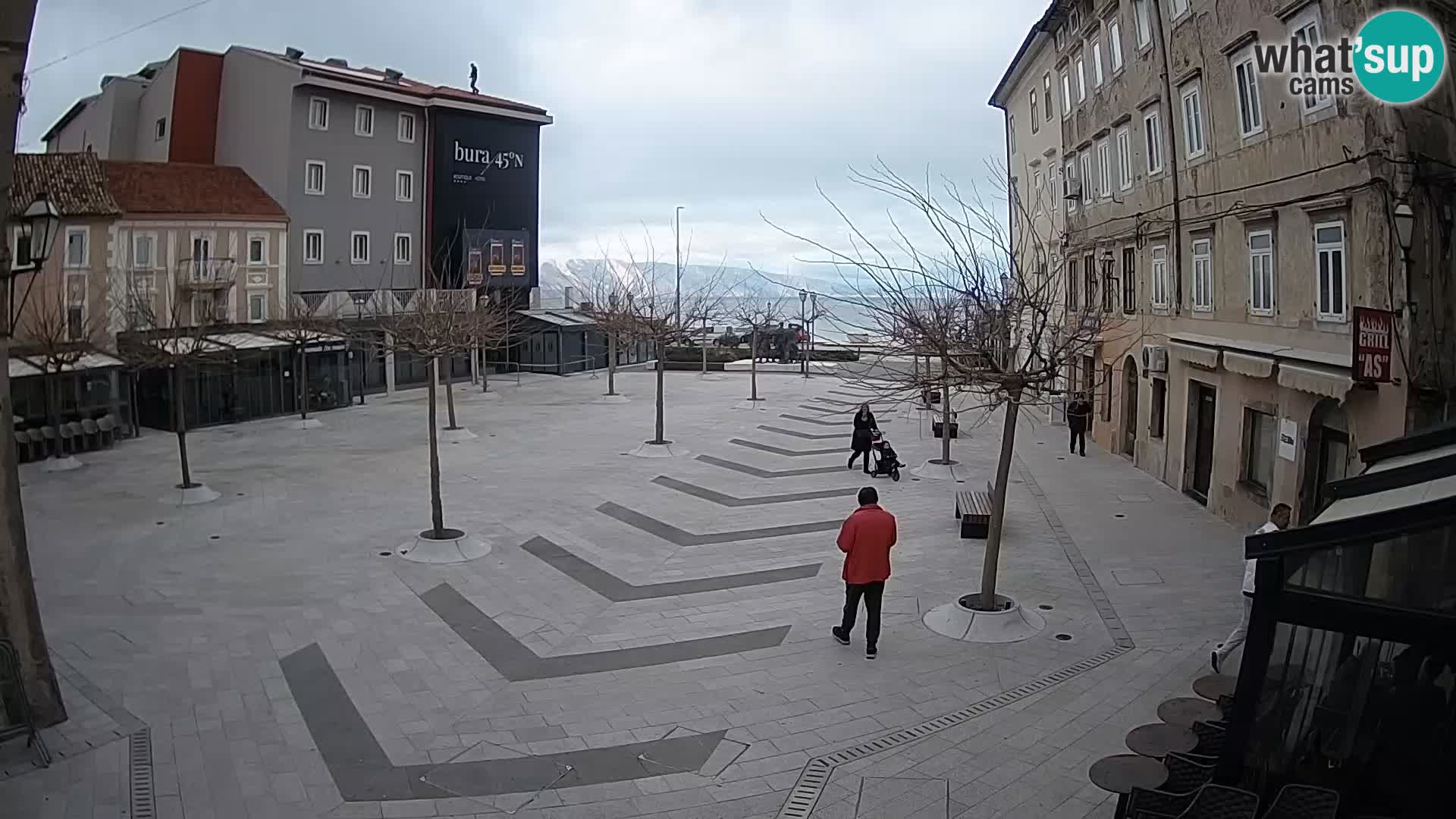 Zentrum der Stadt Senj – Pavlin platz – Live Cam Dalmatia