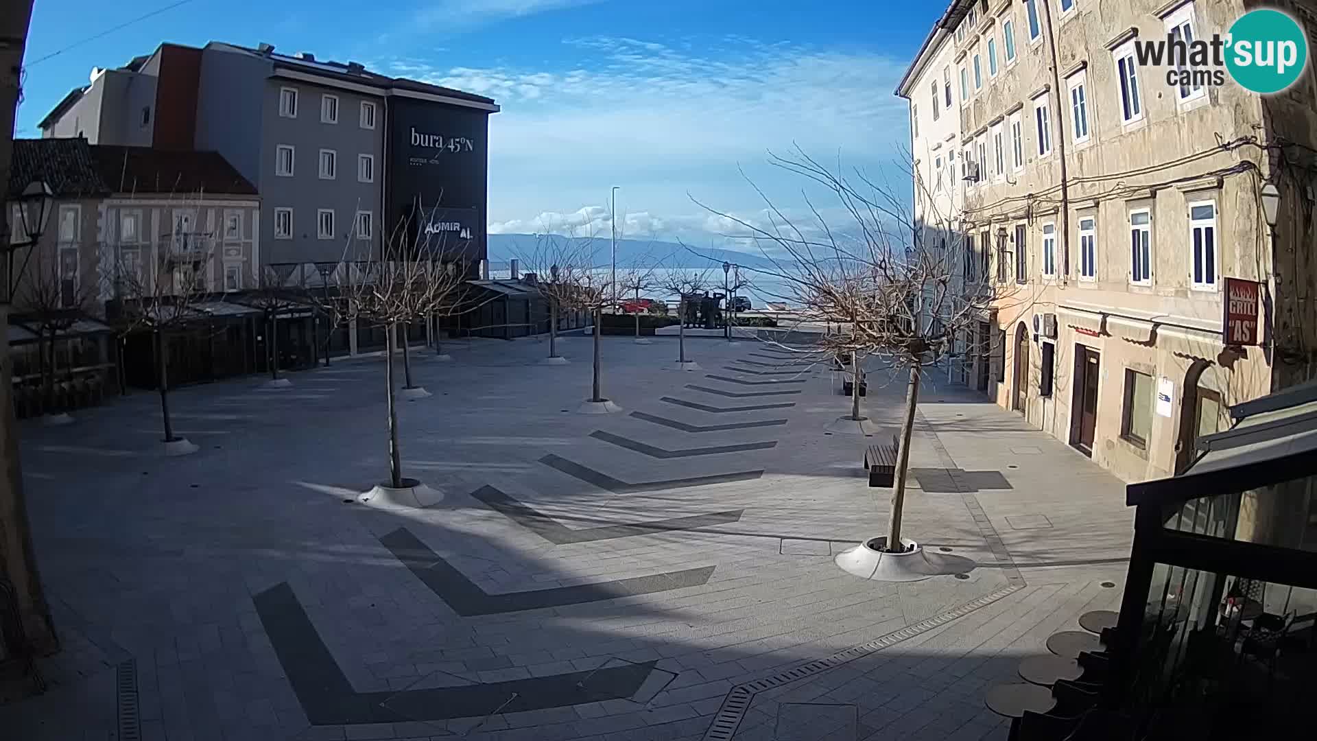 Center mesta Senj – Pavlinski trg – spletne kamere Dalmacija