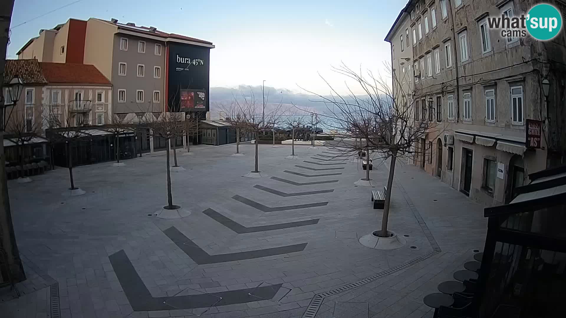 Zentrum der Stadt Senj – Pavlin platz – Live Cam Dalmatia