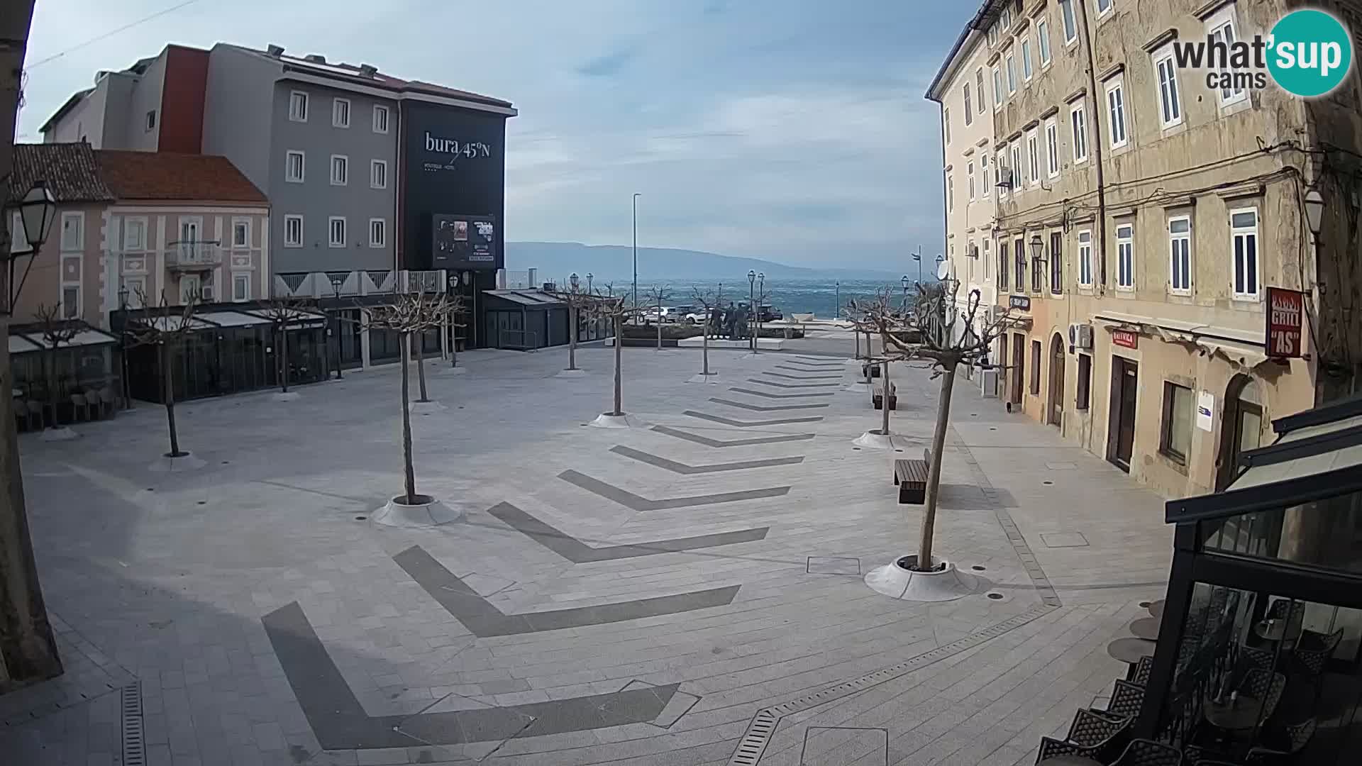 Zentrum der Stadt Senj – Pavlin platz – Live Cam Dalmatia