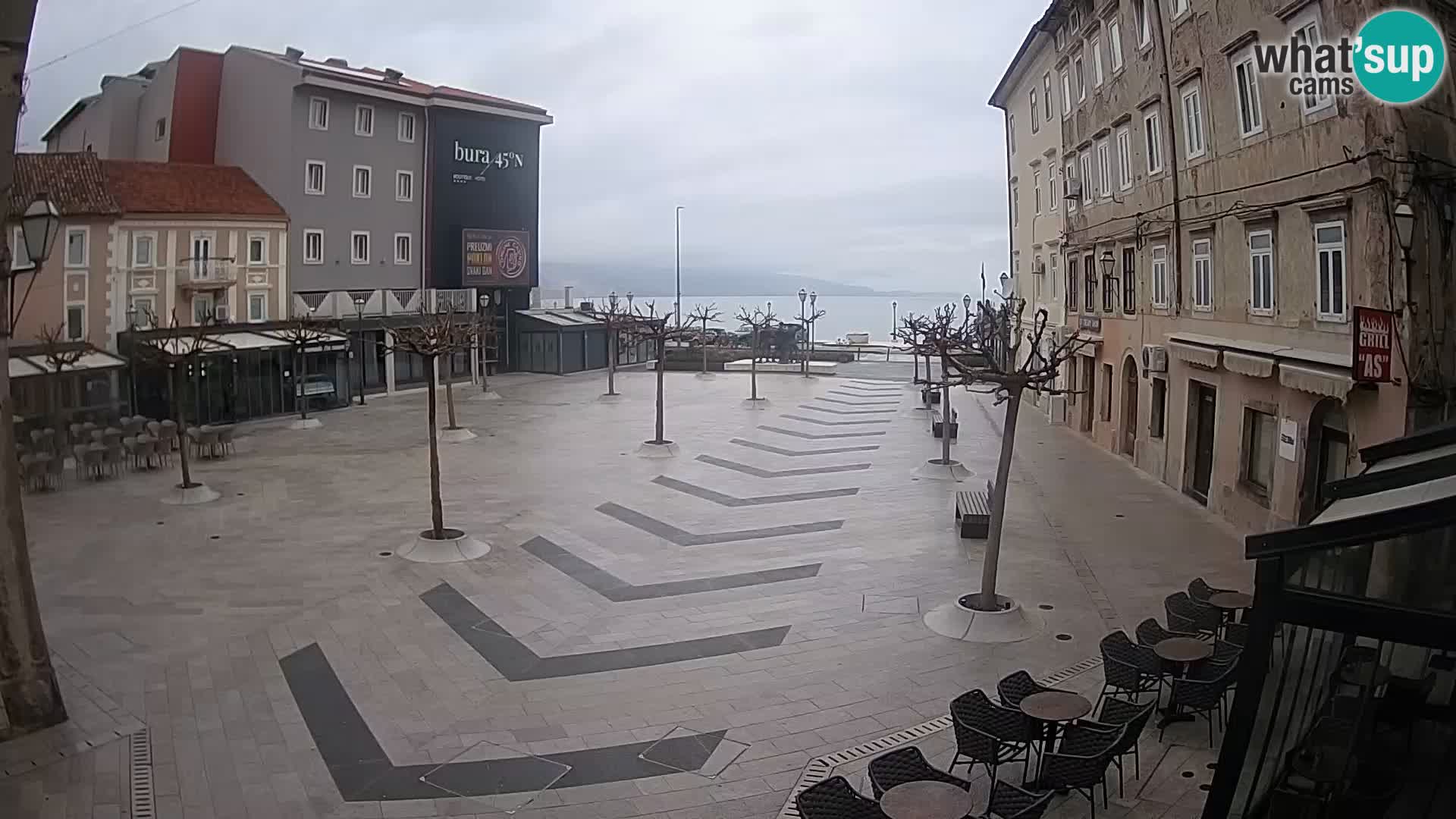 Center mesta Senj – Pavlinski trg – spletne kamere Dalmacija