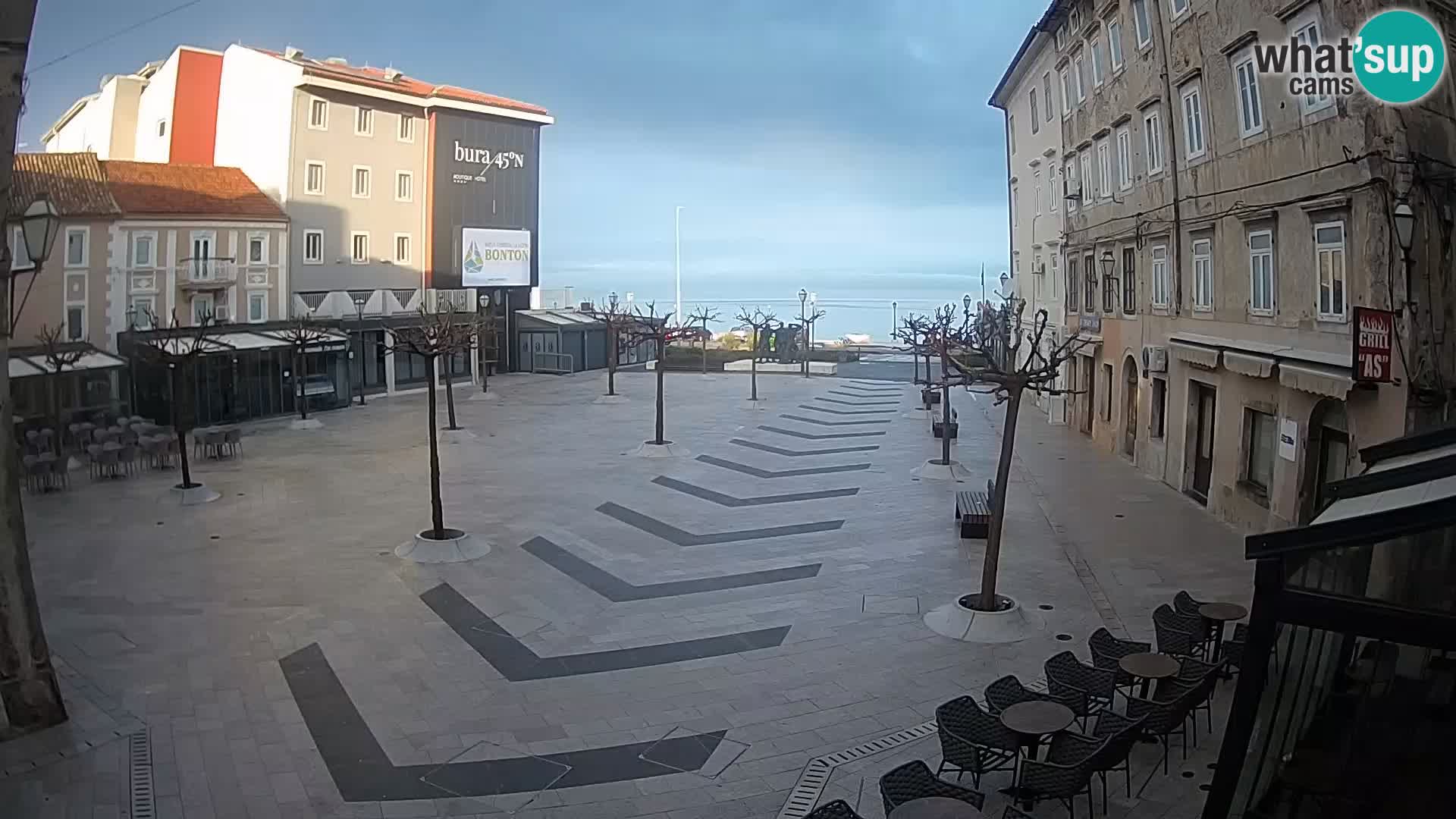 Zentrum der Stadt Senj – Pavlin platz – Live Cam Dalmatia