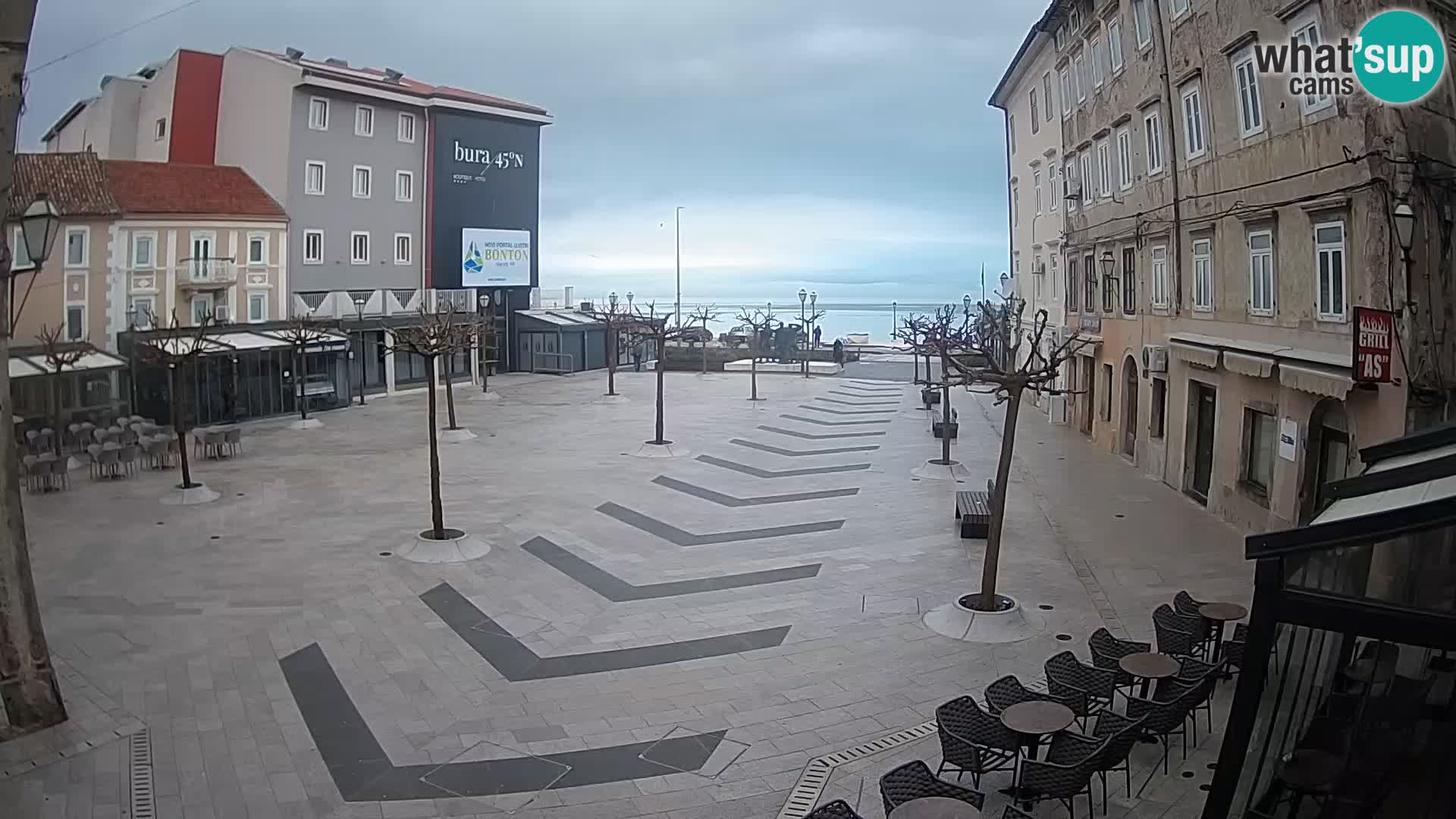 Zentrum der Stadt Senj – Pavlin platz – Live Cam Dalmatia