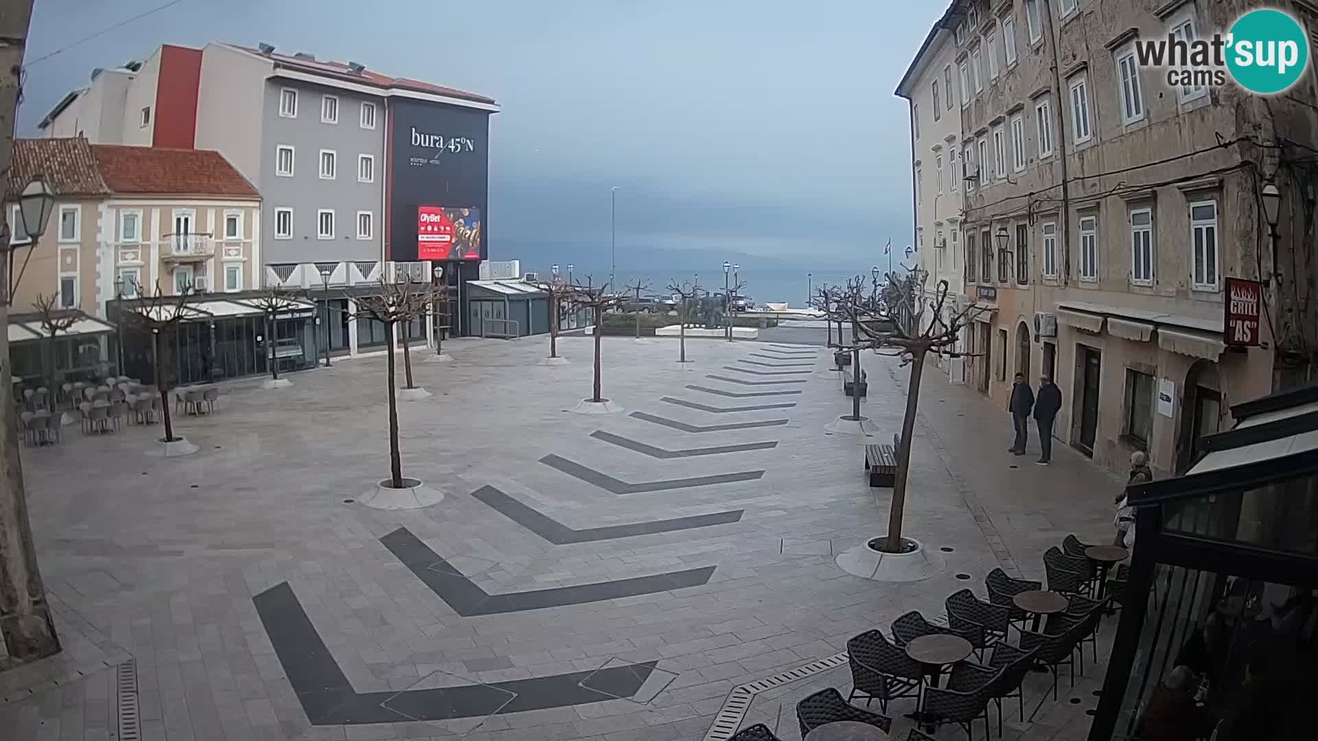 Center mesta Senj – Pavlinski trg – spletne kamere Dalmacija