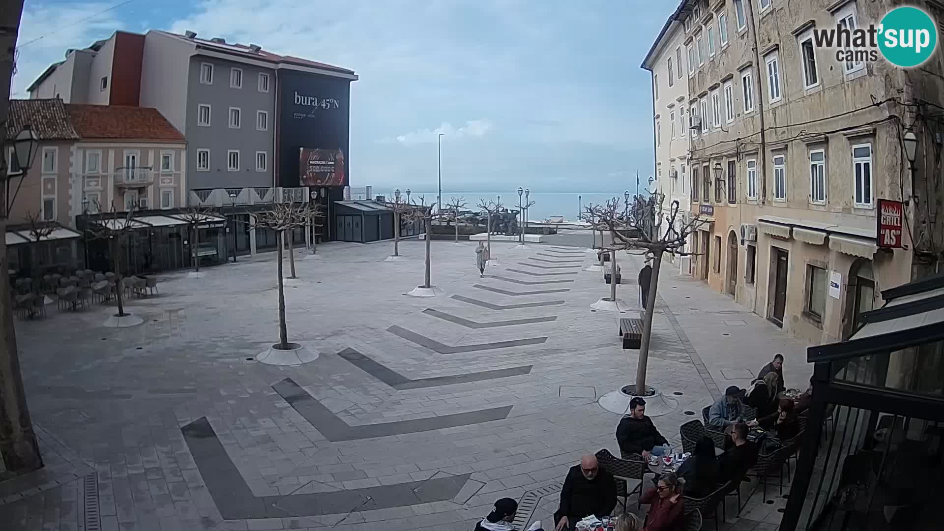 Zentrum der Stadt Senj – Pavlin platz – Live Cam Dalmatia