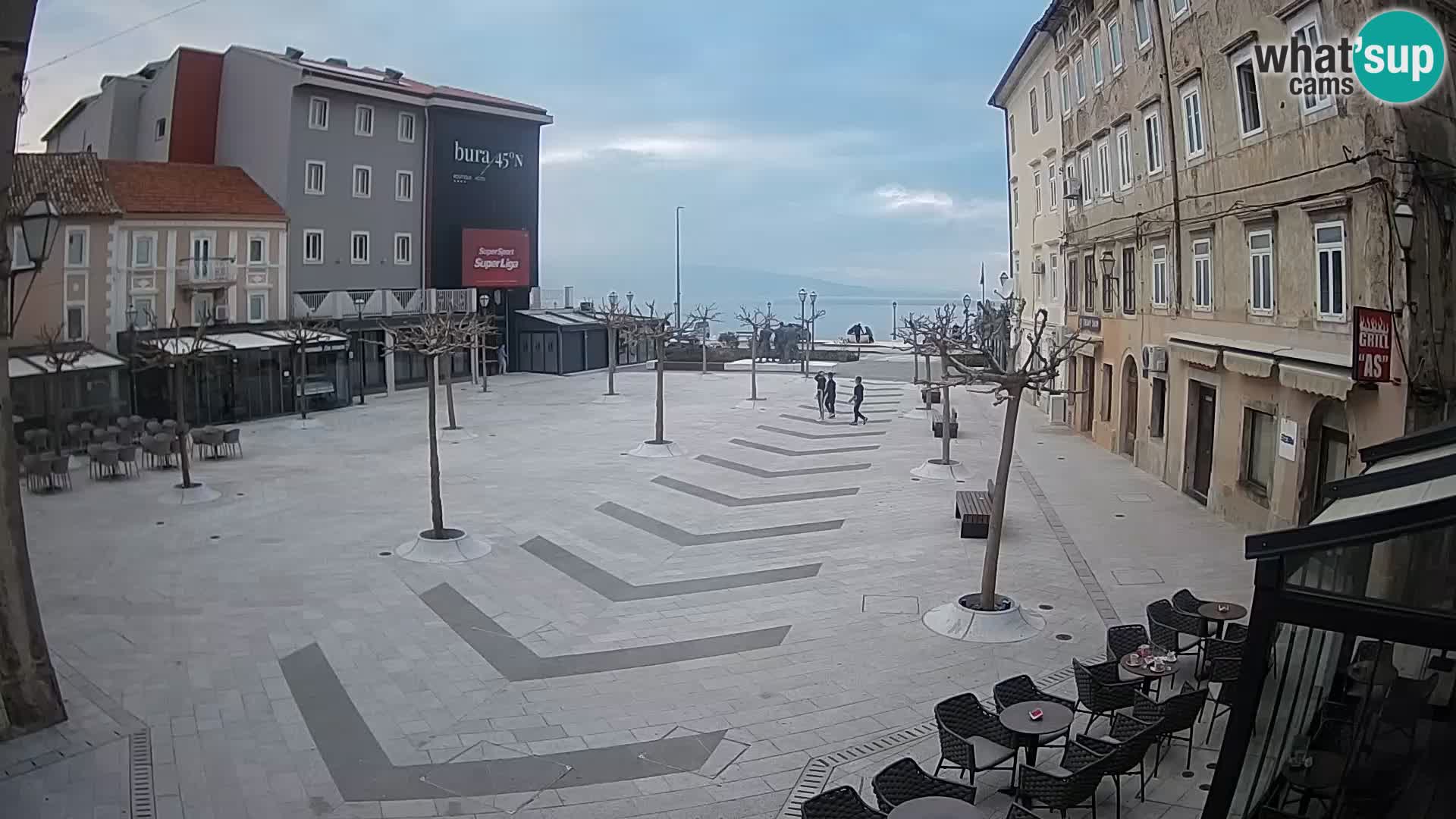 Center mesta Senj – Pavlinski trg – spletne kamere Dalmacija