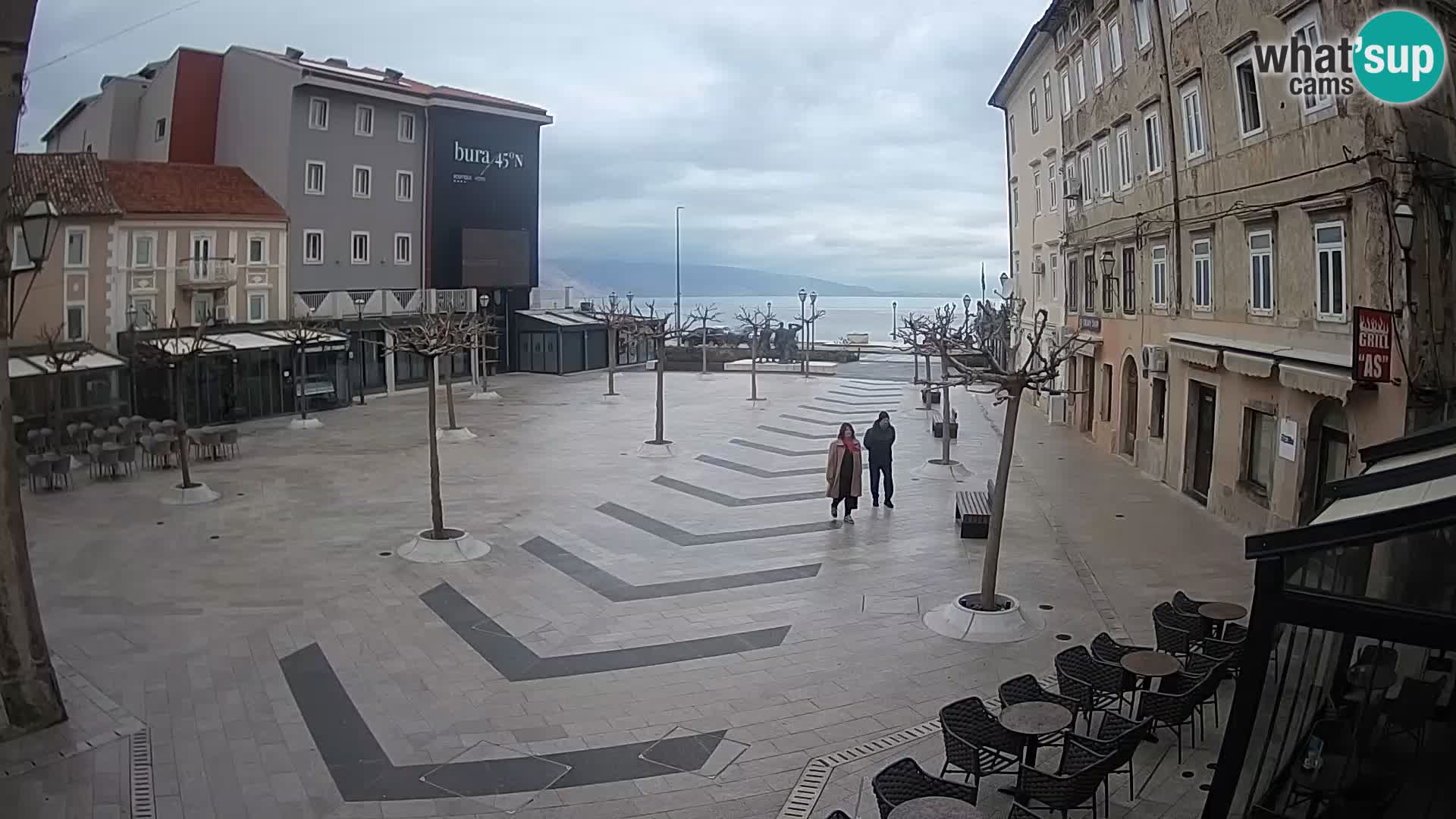 Center mesta Senj – Pavlinski trg – spletne kamere Dalmacija