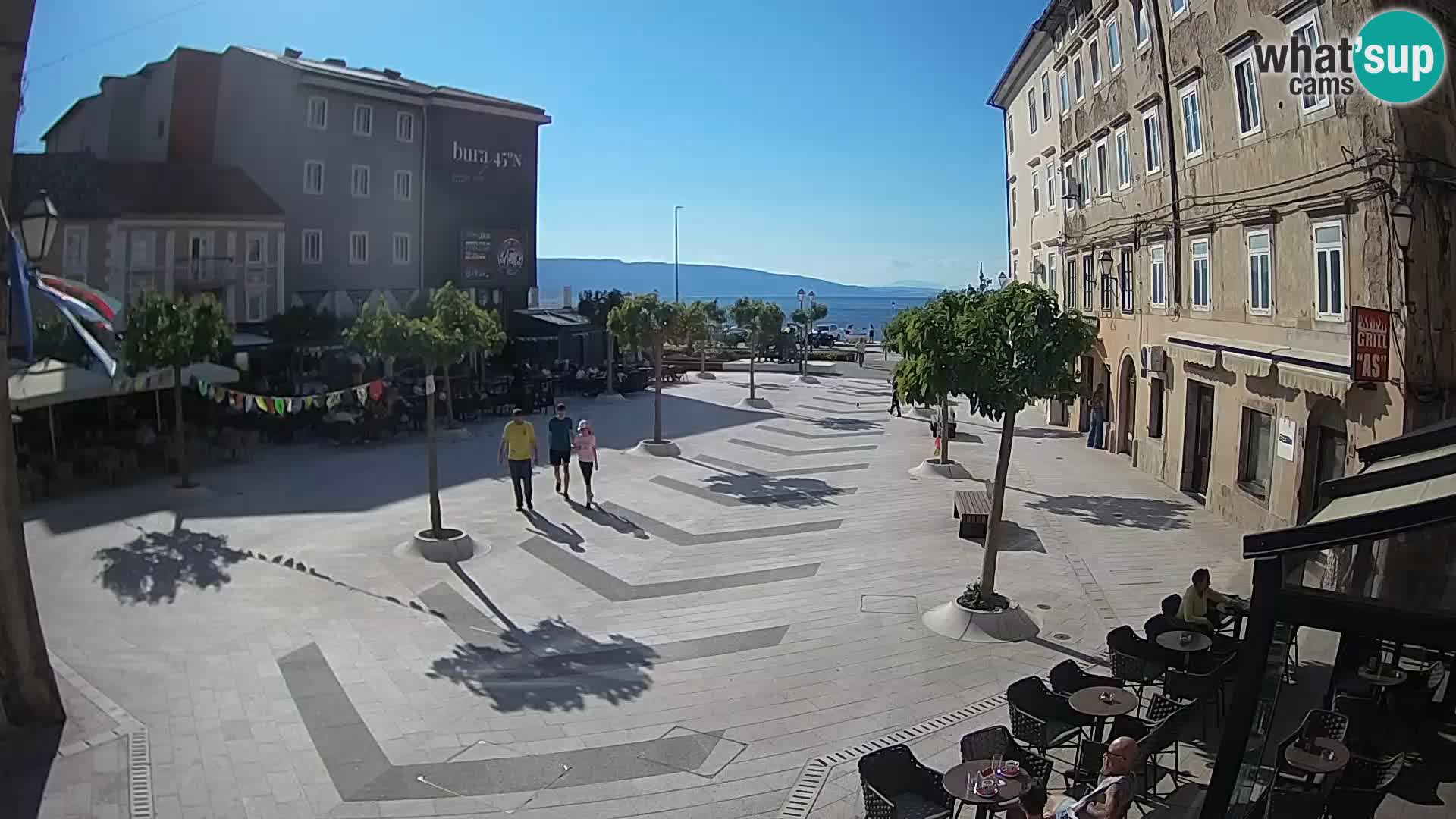 Centar grada Senja – Pavlinski trg – web kamere Dalmacija