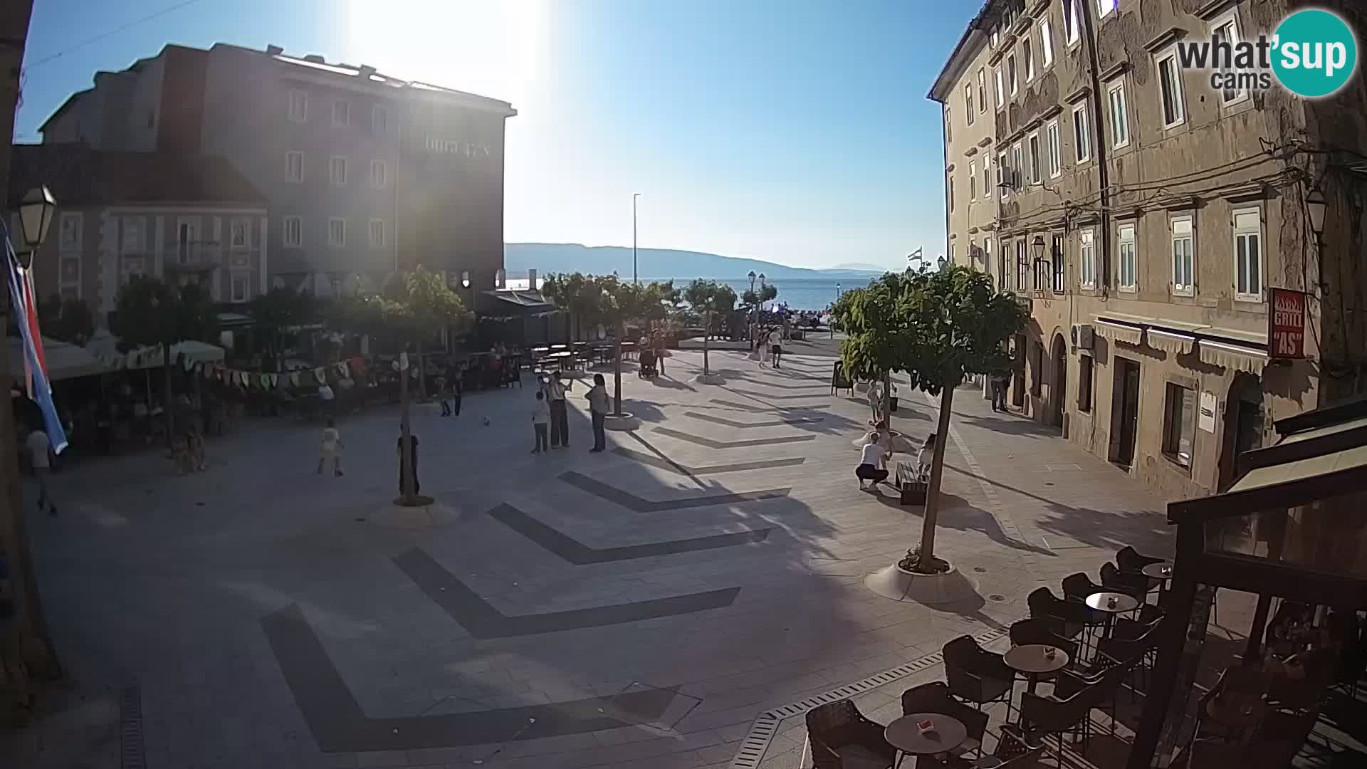 Centar grada Senja – Pavlinski trg – web kamere Dalmacija