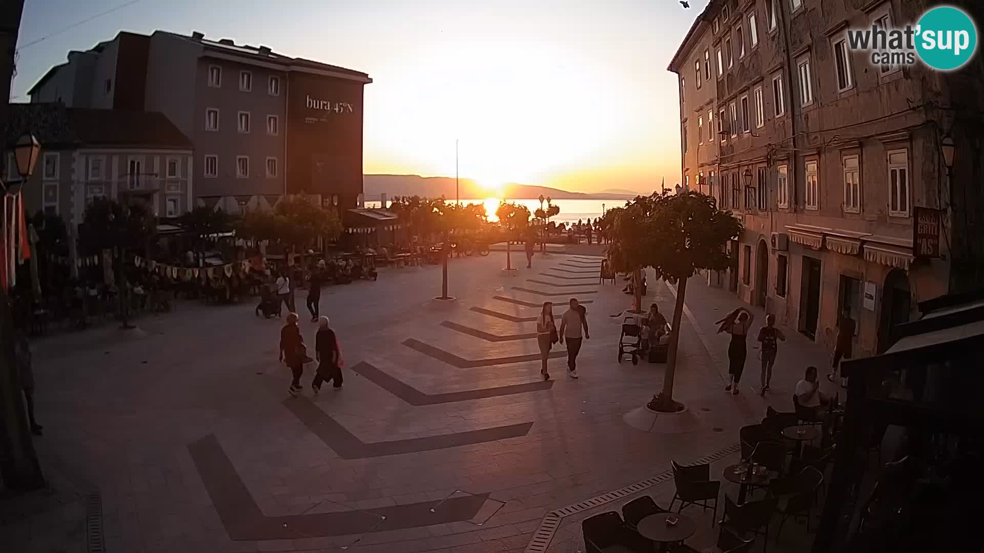 Centar grada Senja – Pavlinski trg – web kamere Dalmacija