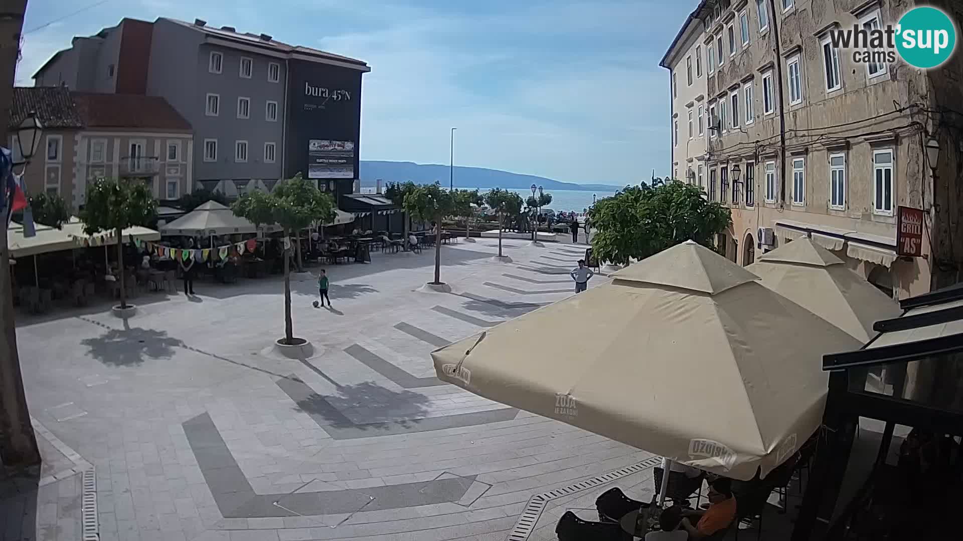 Centar grada Senja – Pavlinski trg – web kamere Dalmacija