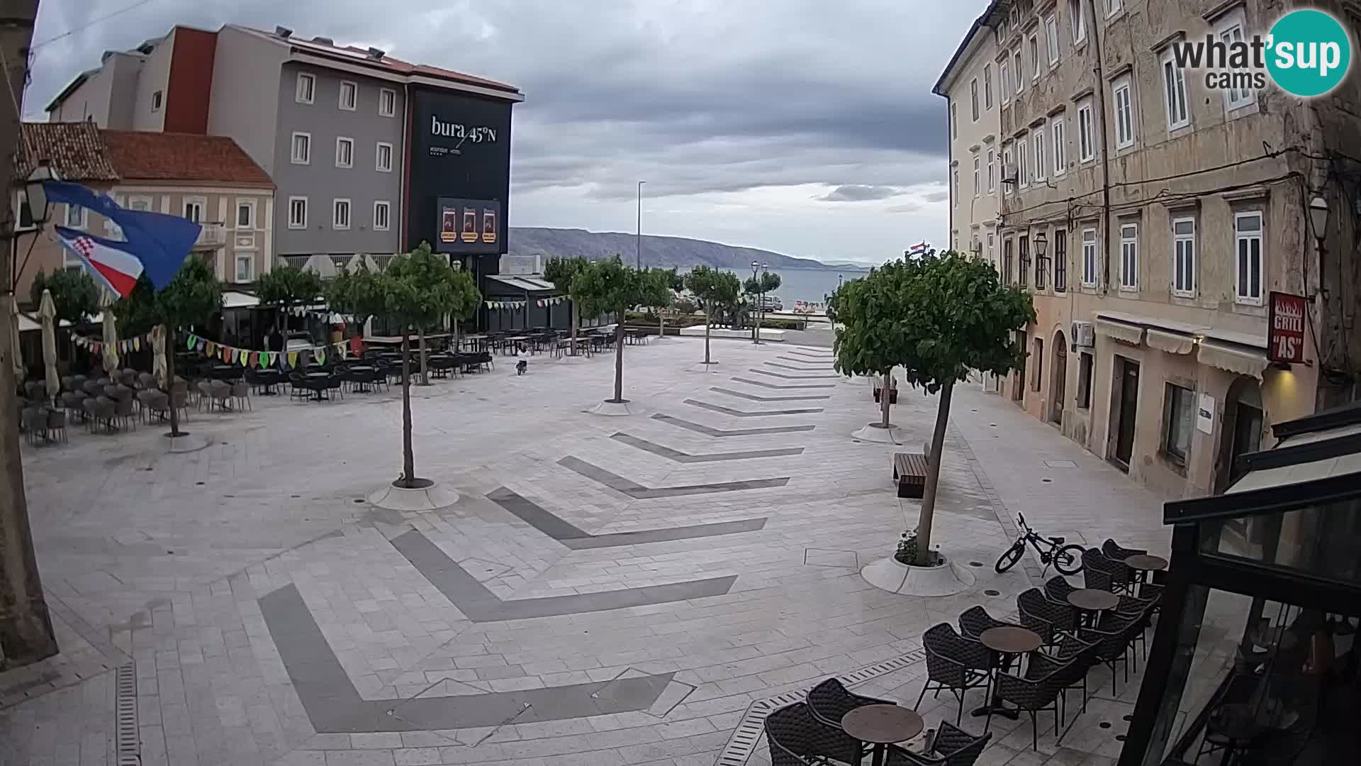 Centar grada Senja – Pavlinski trg – web kamere Dalmacija