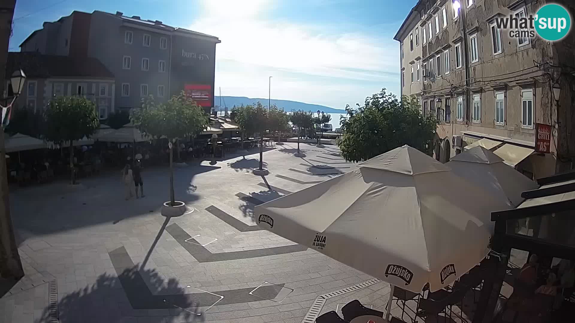Centar grada Senja – Pavlinski trg – web kamere Dalmacija