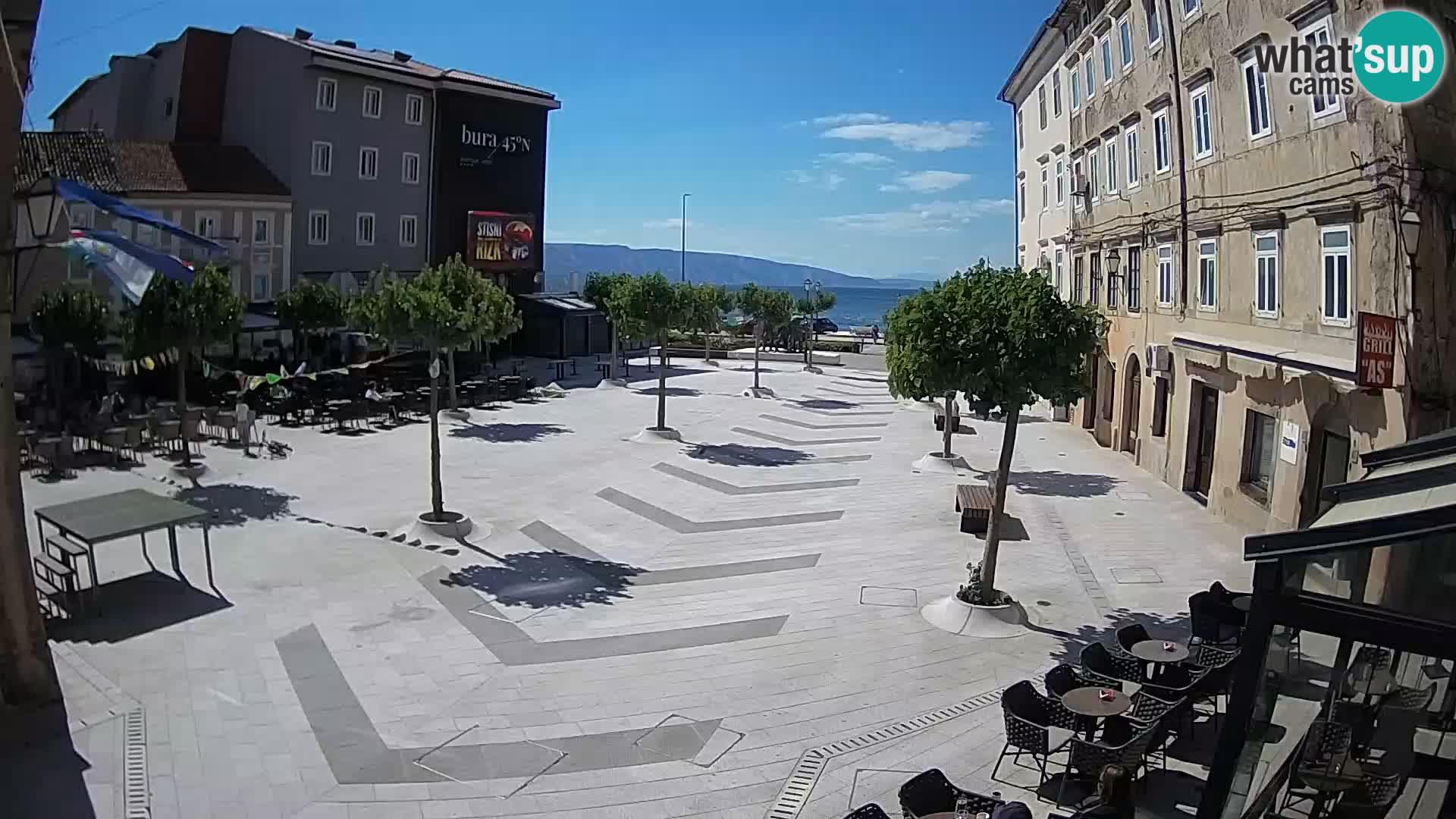 Centar grada Senja – Pavlinski trg – web kamere Dalmacija