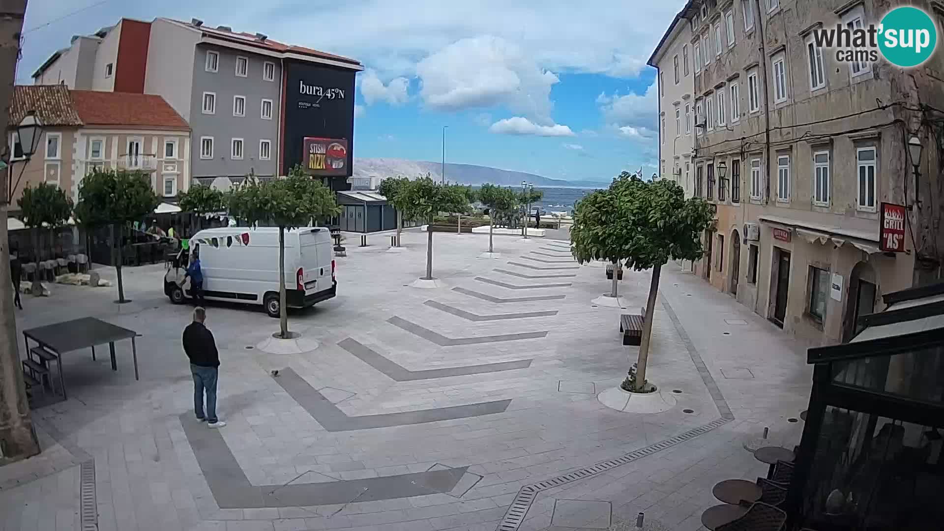 Centar grada Senja – Pavlinski trg – web kamere Dalmacija