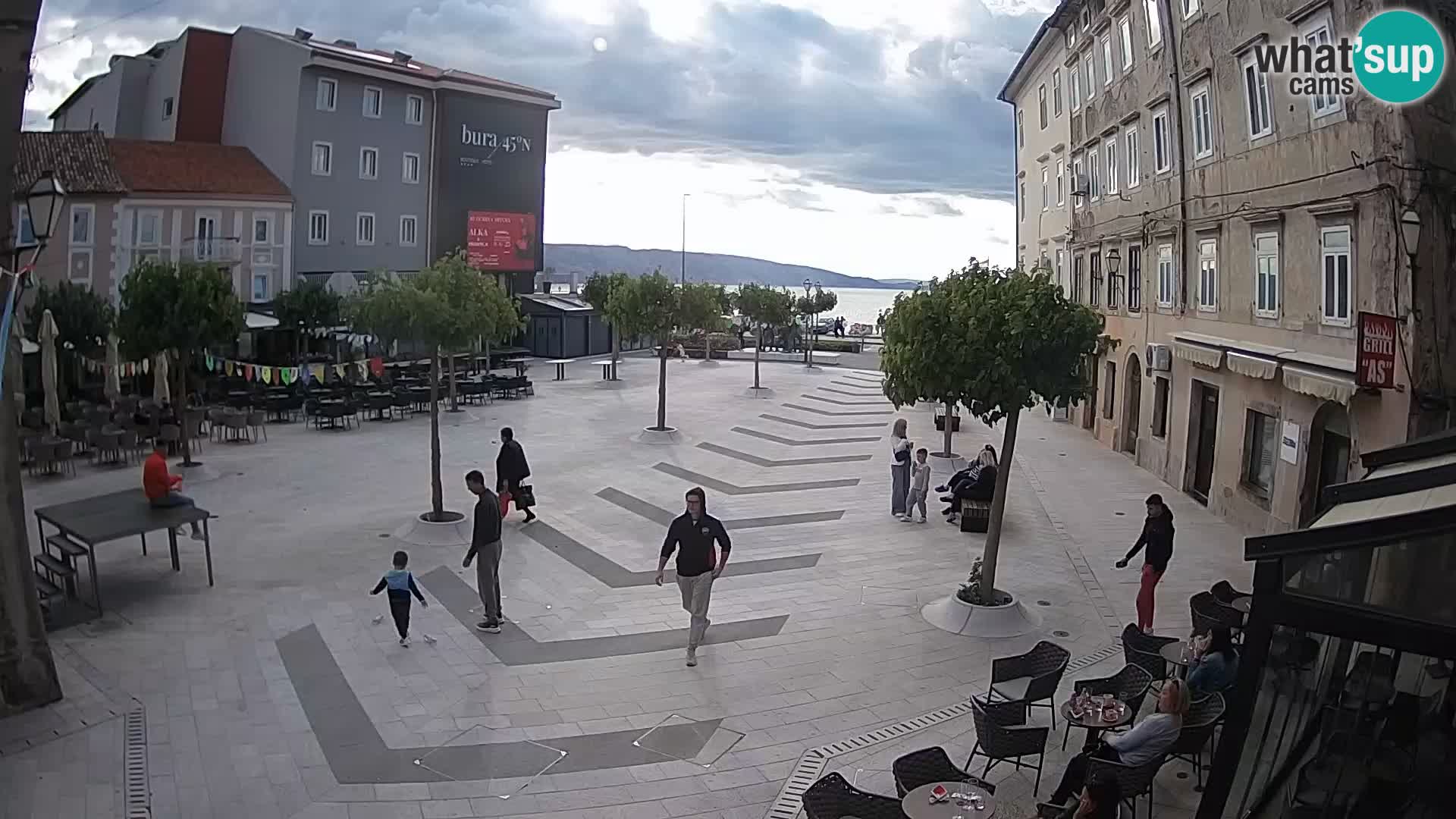 Centar grada Senja – Pavlinski trg – web kamere Dalmacija