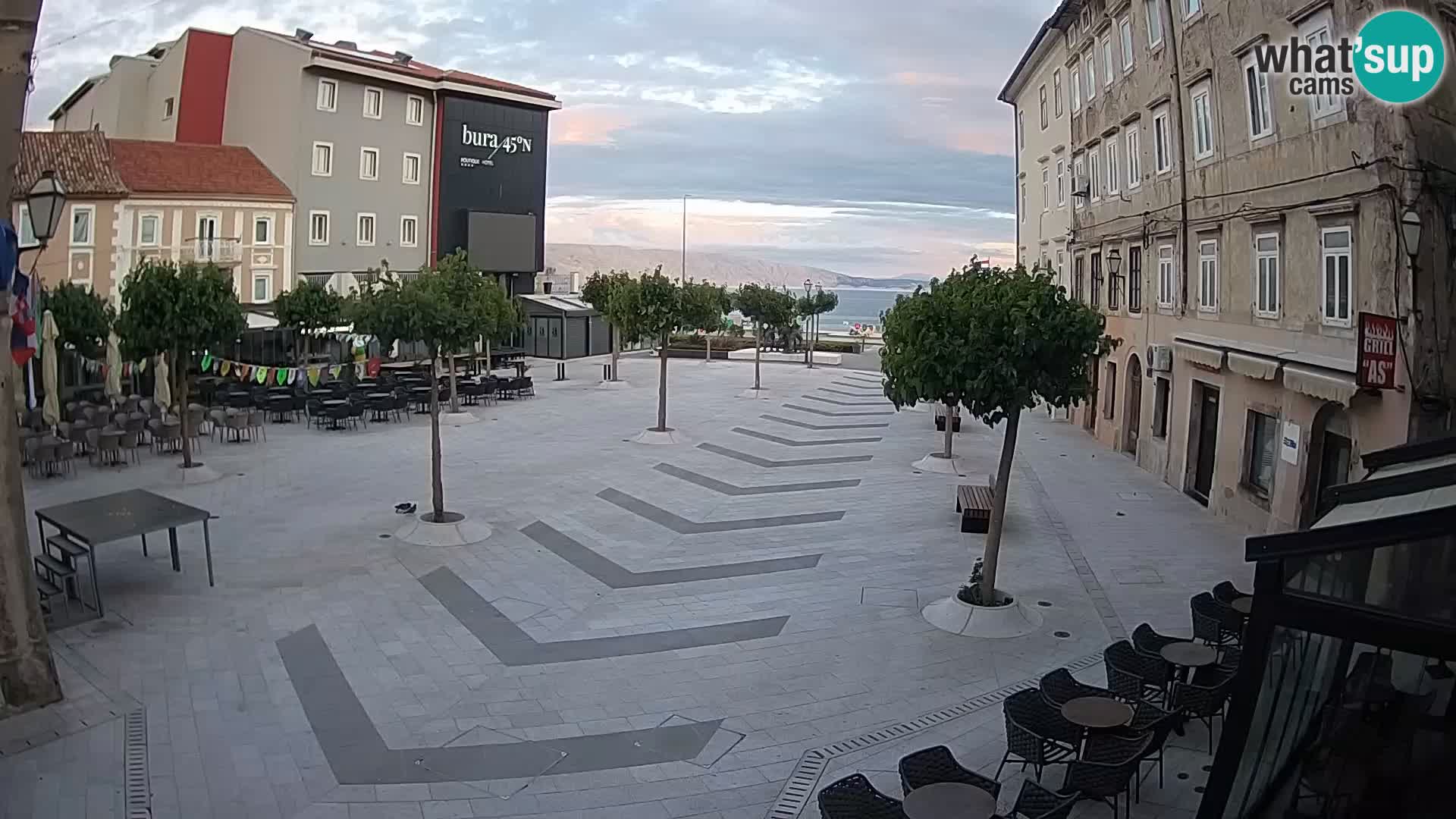 Centar grada Senja – Pavlinski trg – web kamere Dalmacija