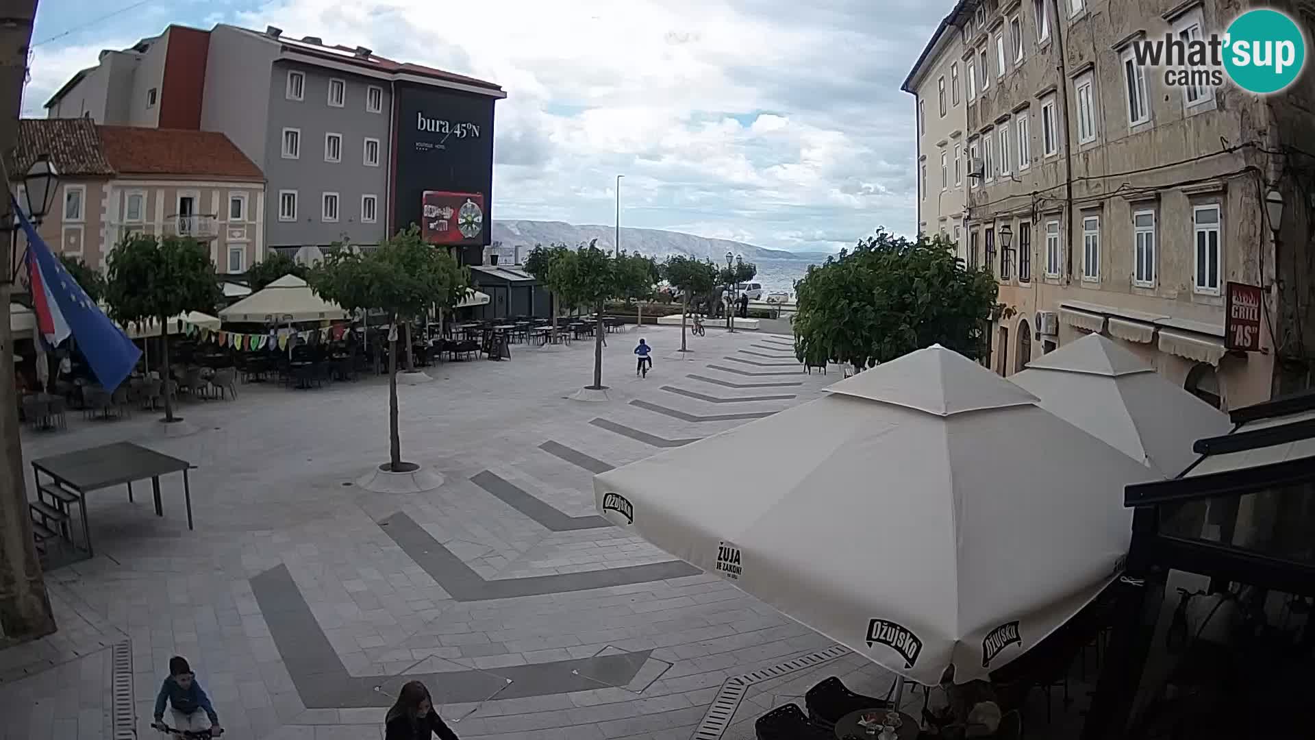 Centar grada Senja – Pavlinski trg – web kamere Dalmacija