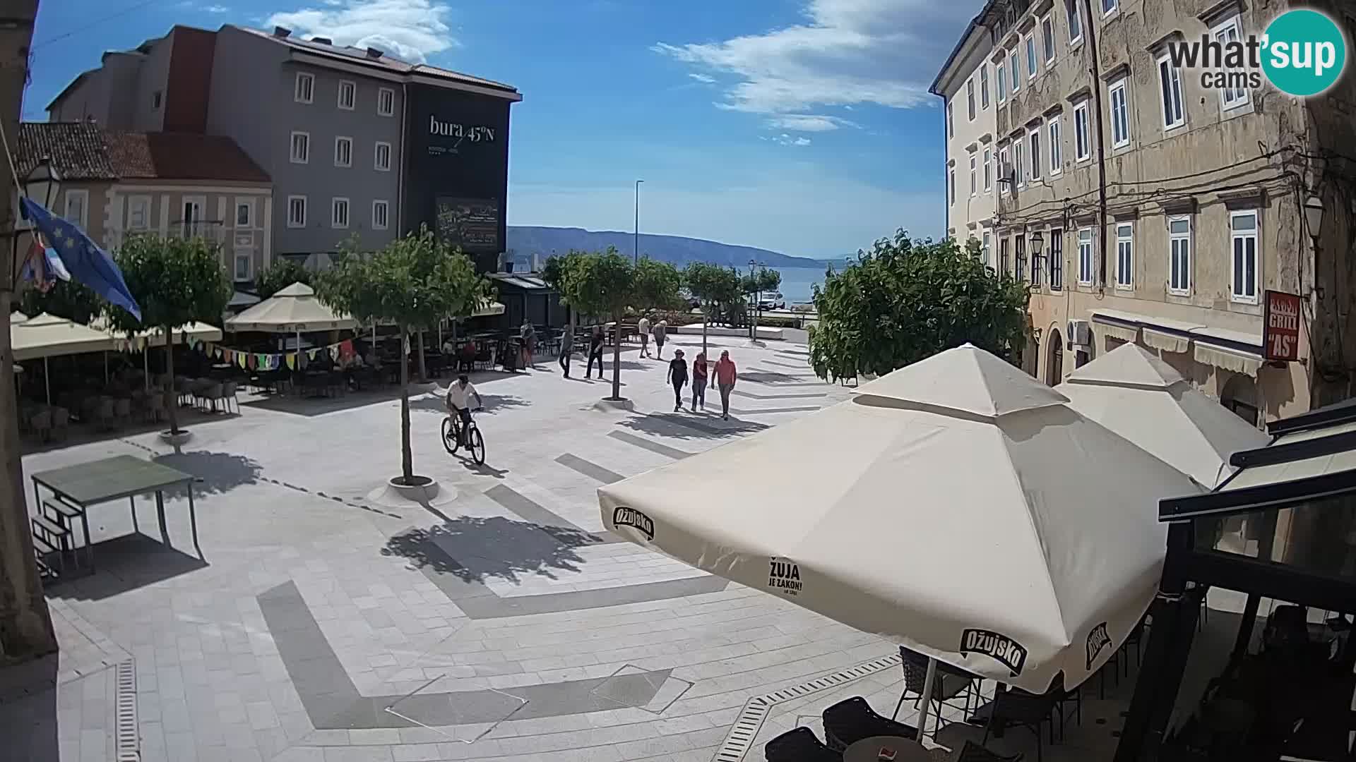 Centar grada Senja – Pavlinski trg – web kamere Dalmacija