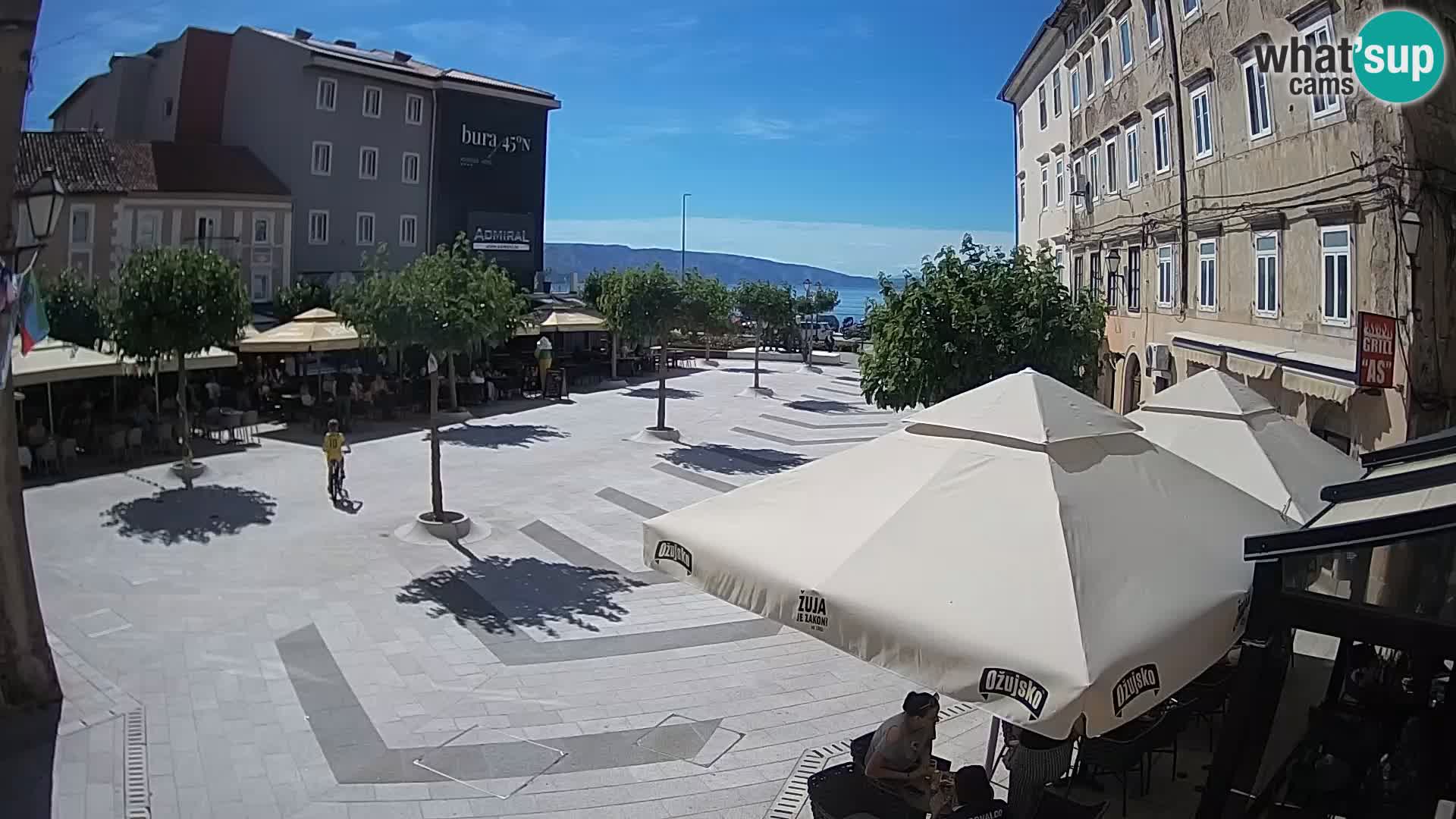 Centar grada Senja – Pavlinski trg – web kamere Dalmacija