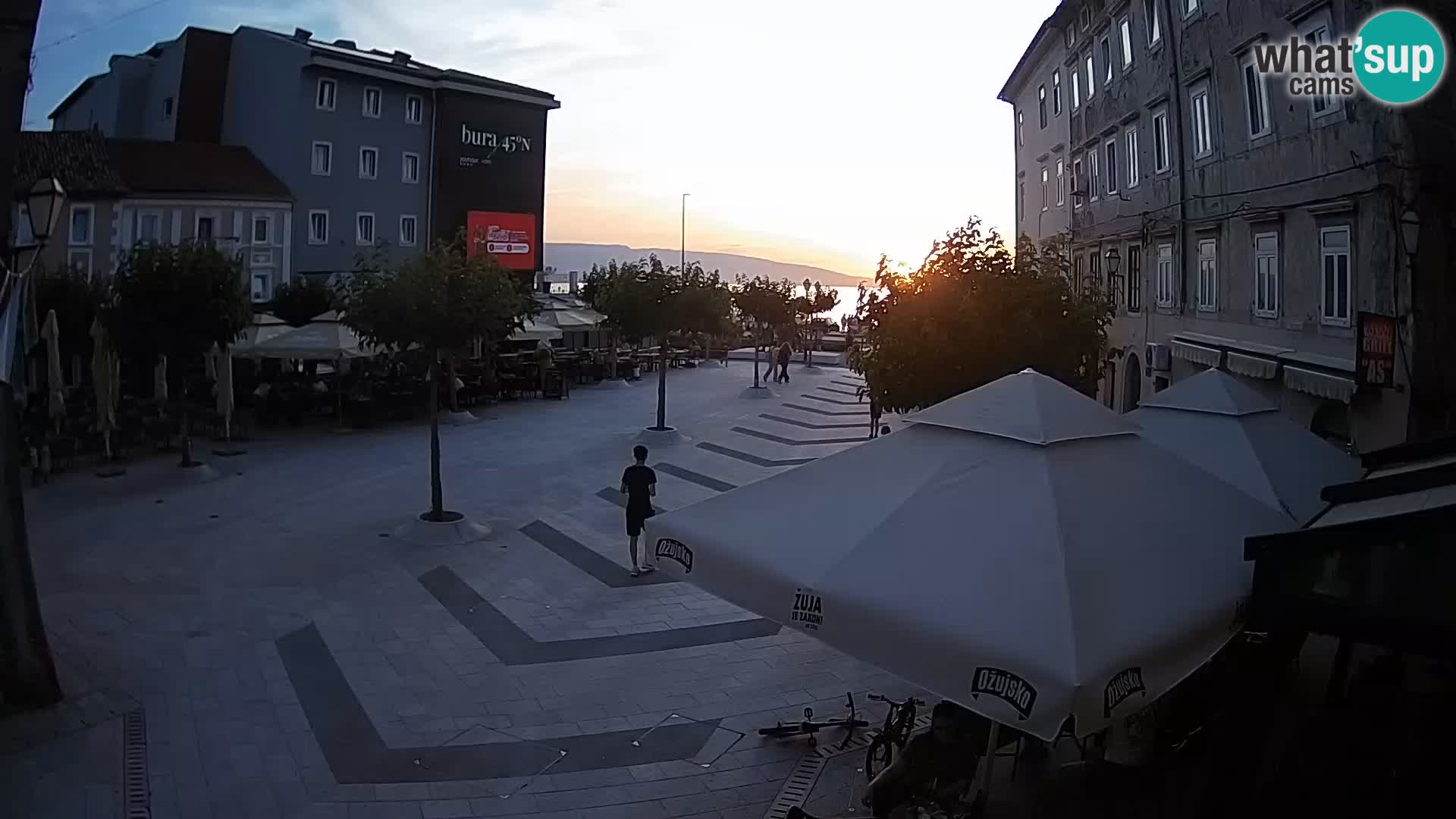 Centar grada Senja – Pavlinski trg – web kamere Dalmacija